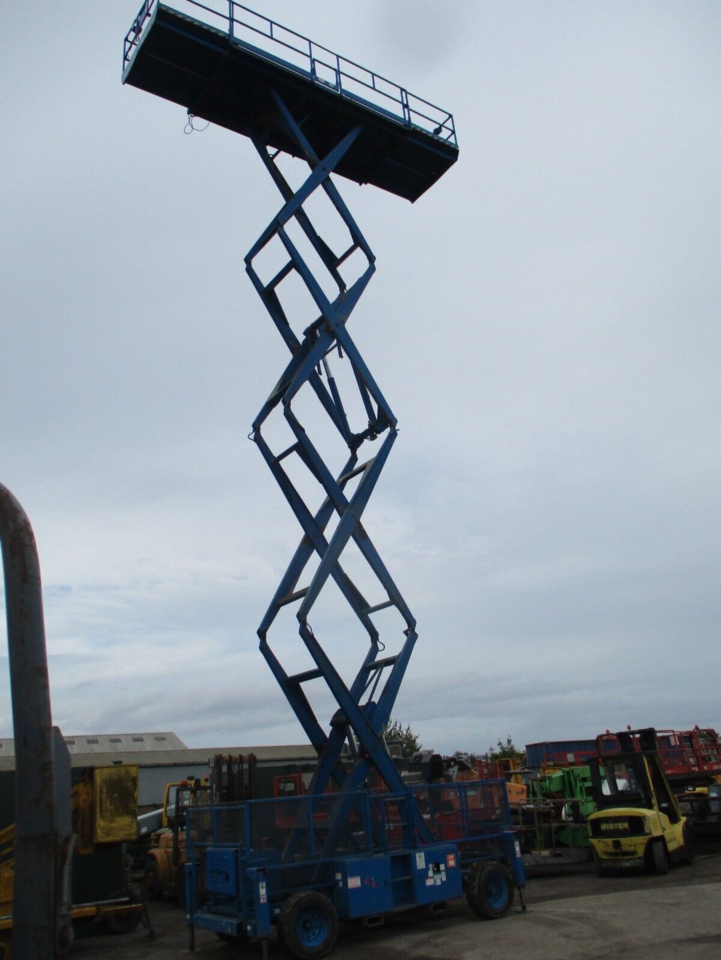 SJ9250 SCISSOR LIFT: 2006 EDITION WITH SKY-HIGH POTENTIAL - Image 8 of 15