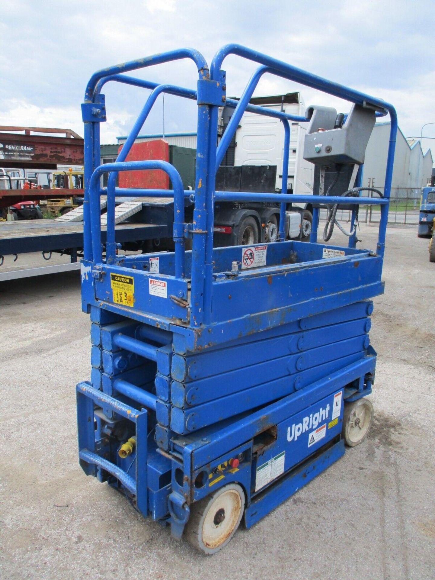 UPRIGHT MX19 SCISSOR LIFT ACCESS PLATFORM CHERRY PICKER GENIE 3219 SKYJACK - Image 8 of 10