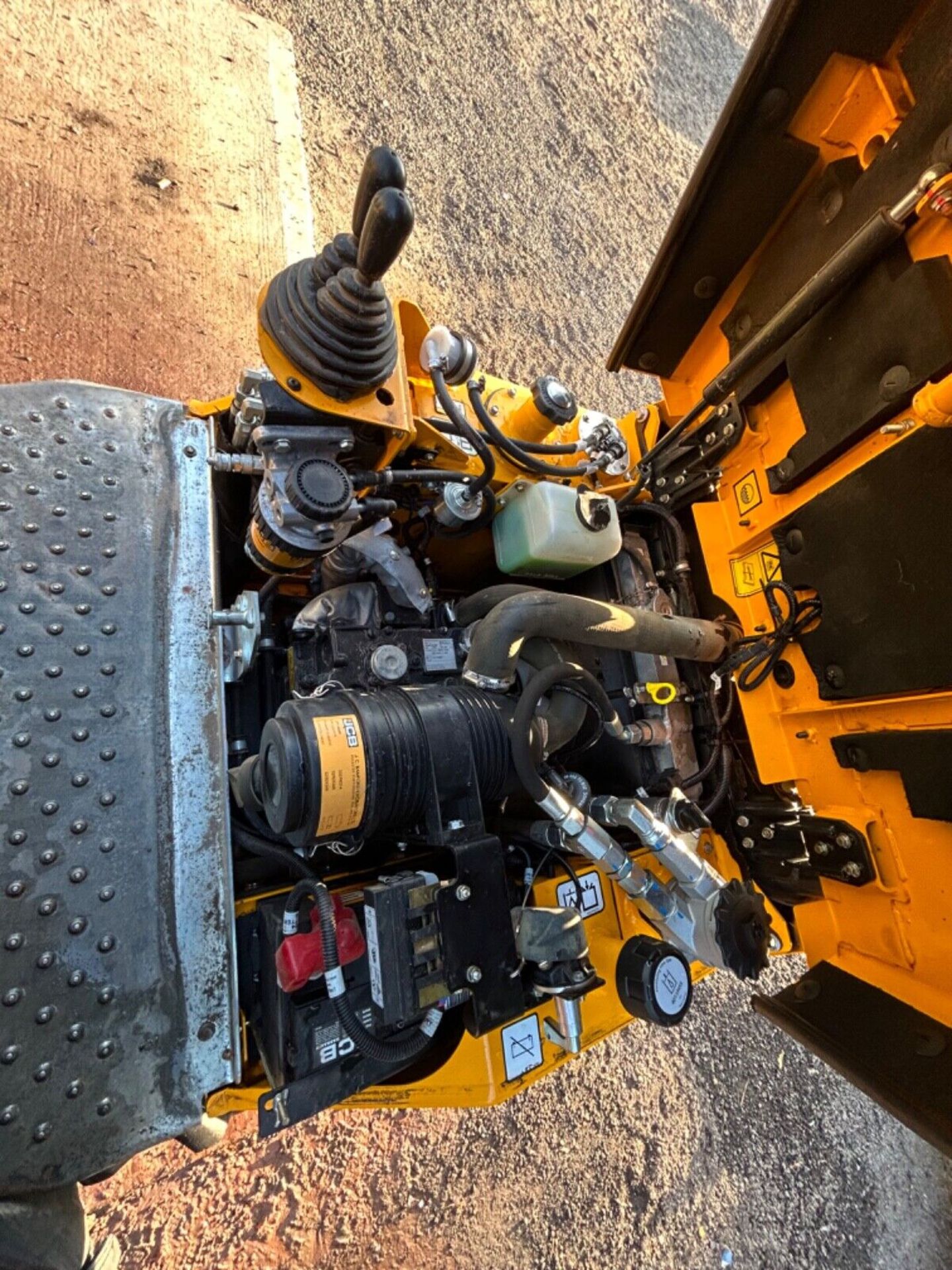 COMPACT AND POWERFUL: JCB 1T-2 DUMPER FOR EFFICIENT MATERIAL HANDLING - Image 11 of 15