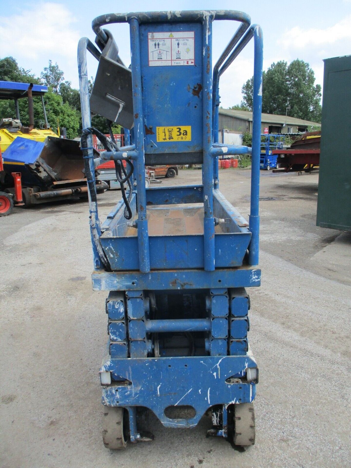 UPRIGHT MX19 SCISSOR LIFT ACCESS PLATFORM CHERRY PICKER GENIE 3219 SKYJACK - Image 11 of 12