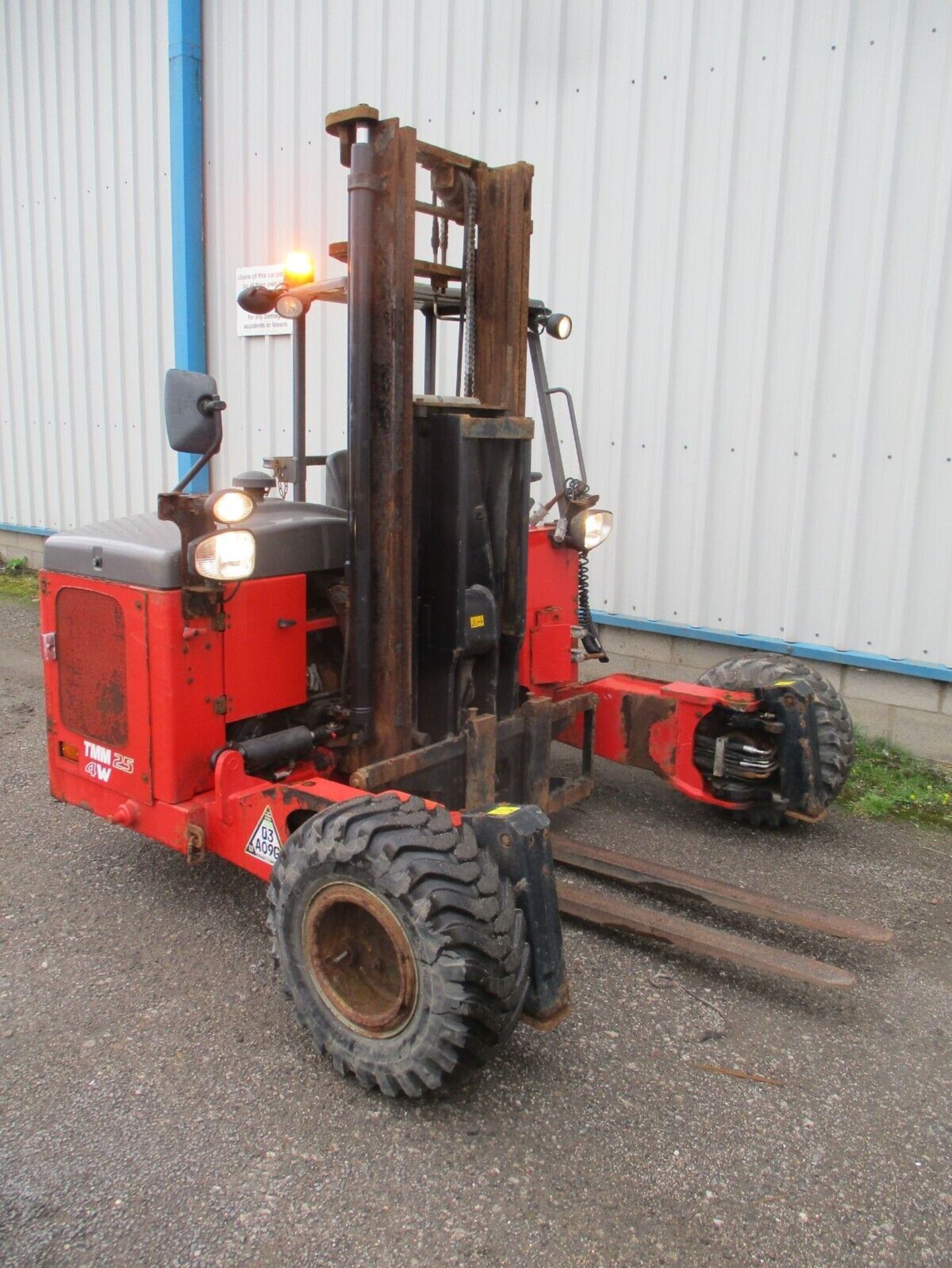 2016 MANITOU KUBOTA DIESEL ENGINE TMM25 4W FORKLIFT - Image 15 of 18