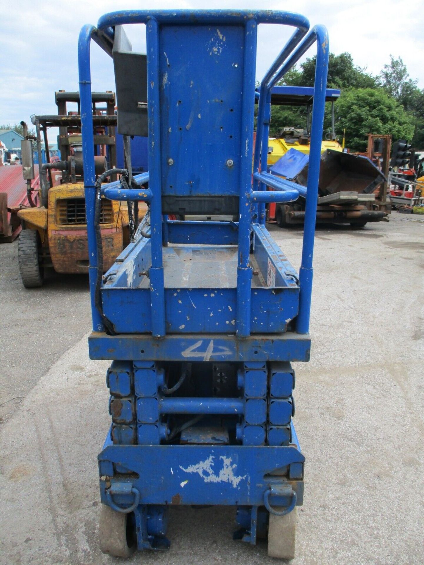 UPRIGHT MX19 SCISSOR LIFT ACCESS PLATFORM CHERRY PICKER GENIE 3219 SKYJACK - Image 5 of 10