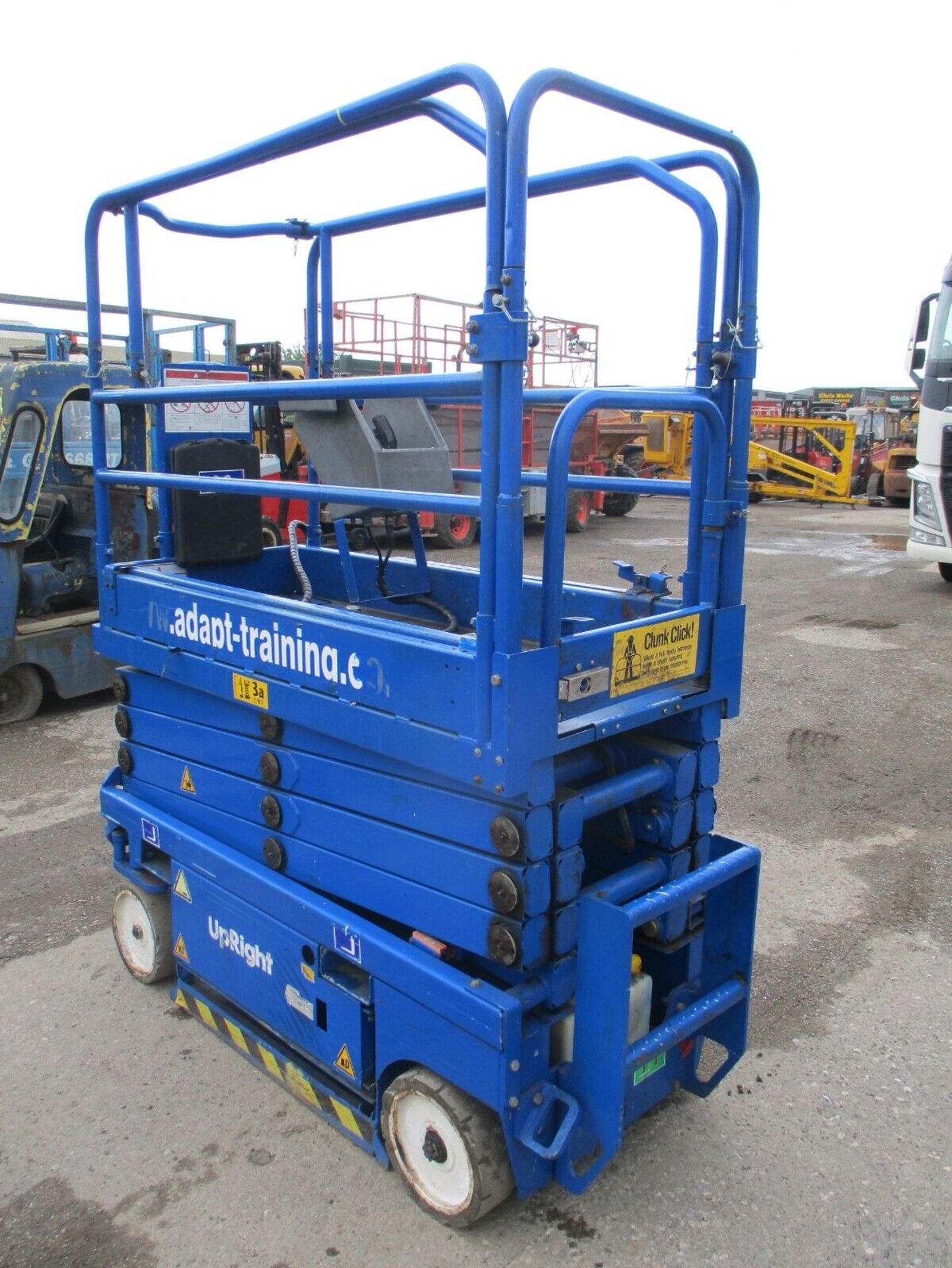 2007 UPRIGHT MX19 SCISSOR LIFT ACCESS PLATFORM CHERRY PICKER GENIE 3219 SKYJACK - Image 7 of 11