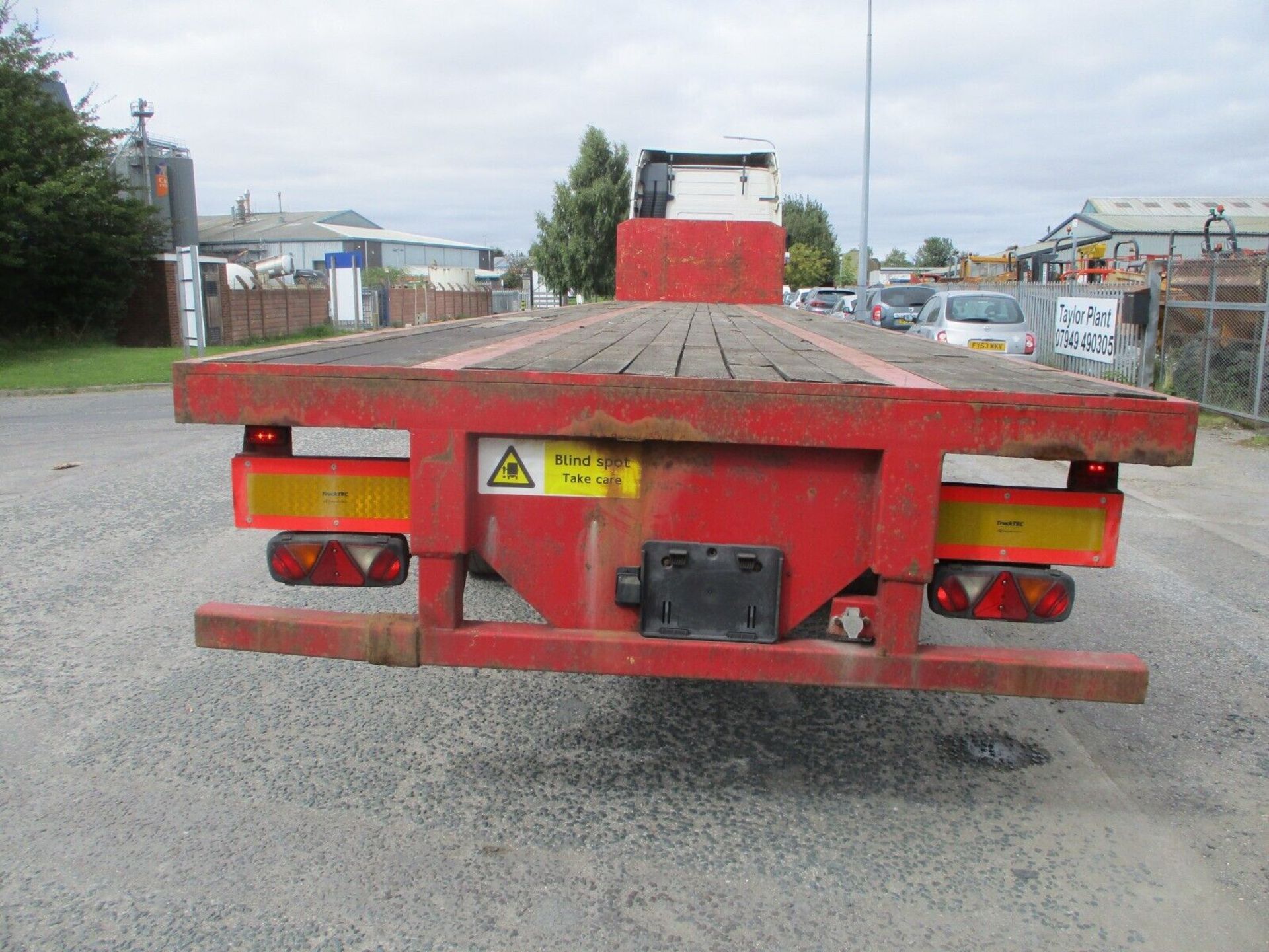 MONTRACON GENUINE FLAT BED TRAILER: READY FOR ACTION - Image 6 of 10
