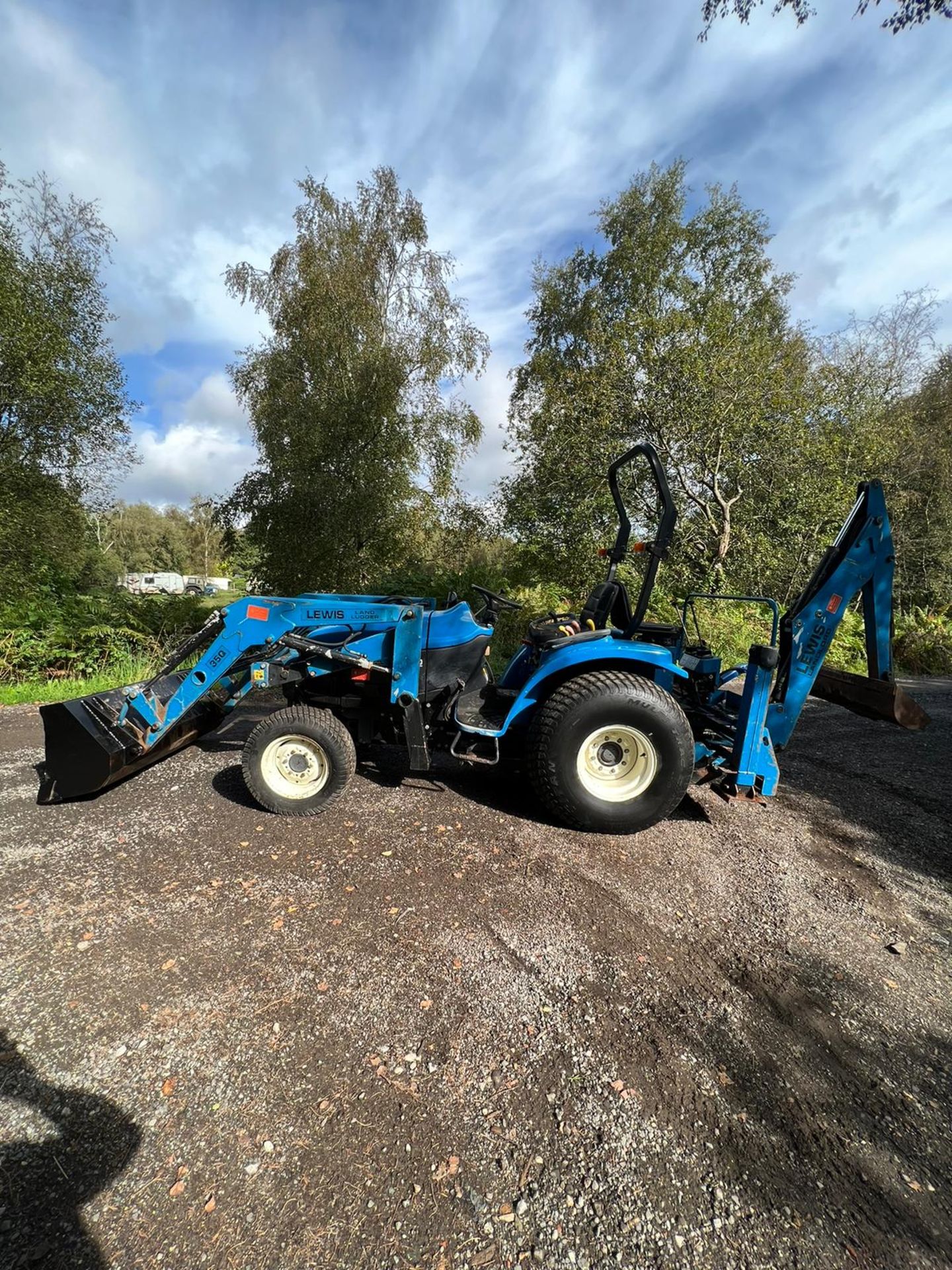 NEW HOLLAND TC27D BACK LOADER, SPOOL VALVE, ROLL PTO - Image 16 of 23