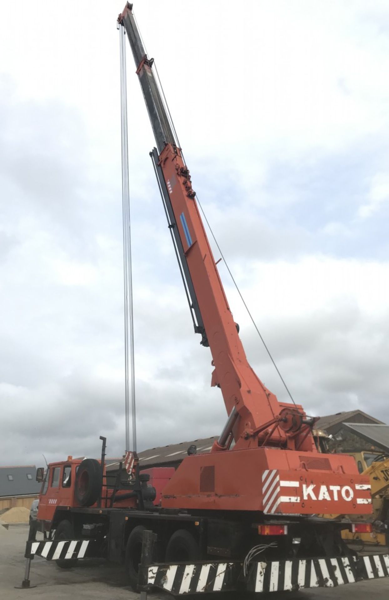 KATO NK200 BE 25 TON TRUCK CRANE - Image 12 of 26