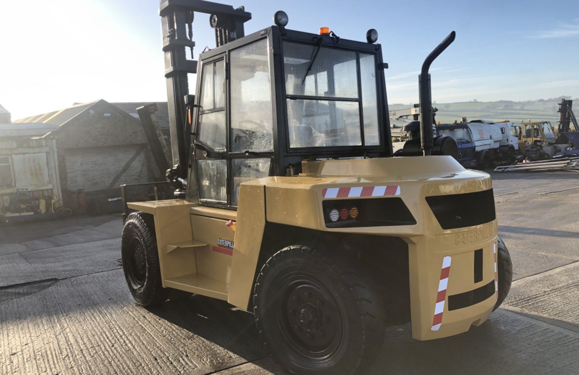 CAT DP 90 (9.5 TON) DIESEL FORKLIFT - Image 2 of 13