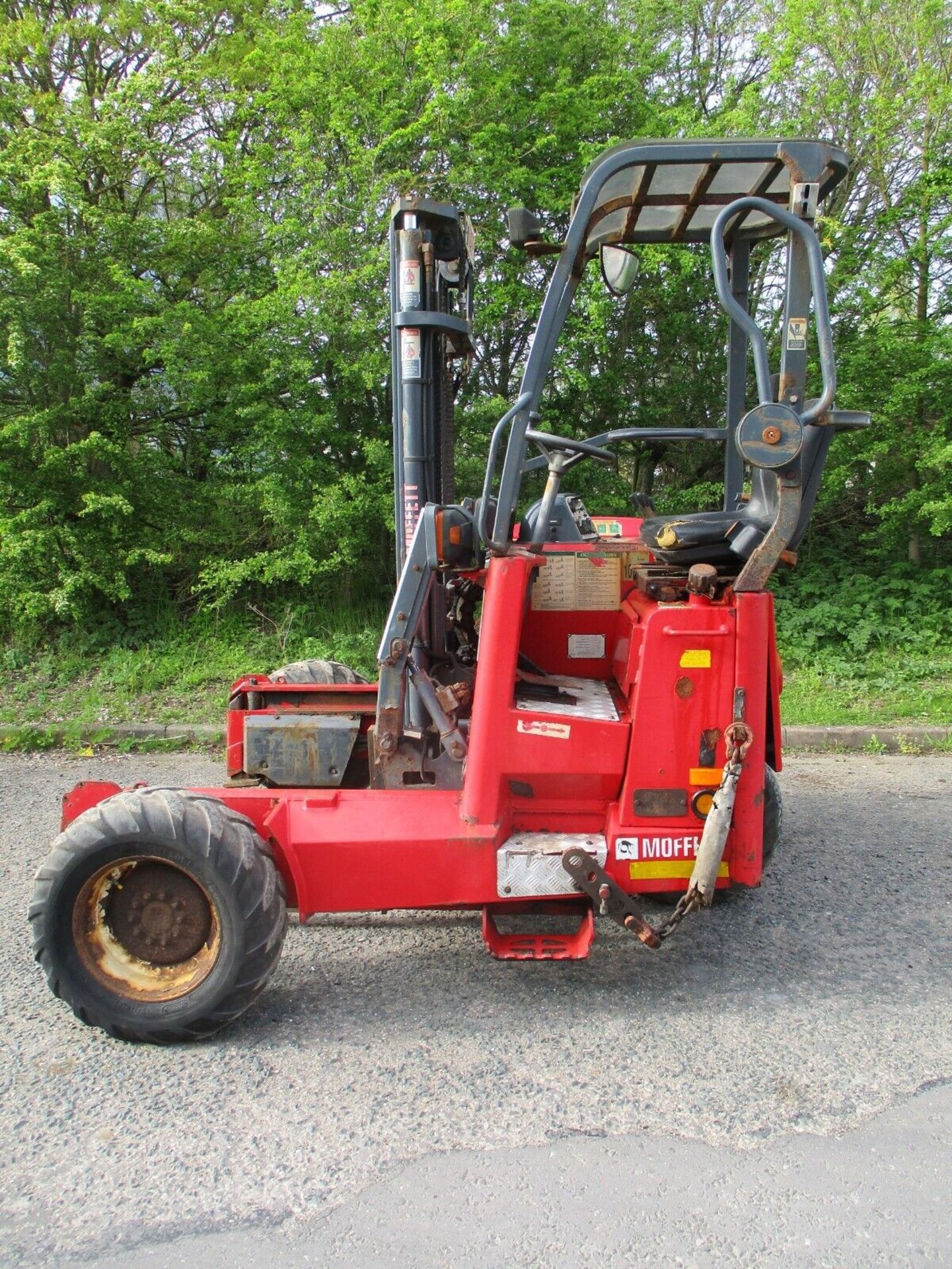 2008 MOFFETT M5 25.3: HEAVY-DUTY FORKLIFT - Image 5 of 14