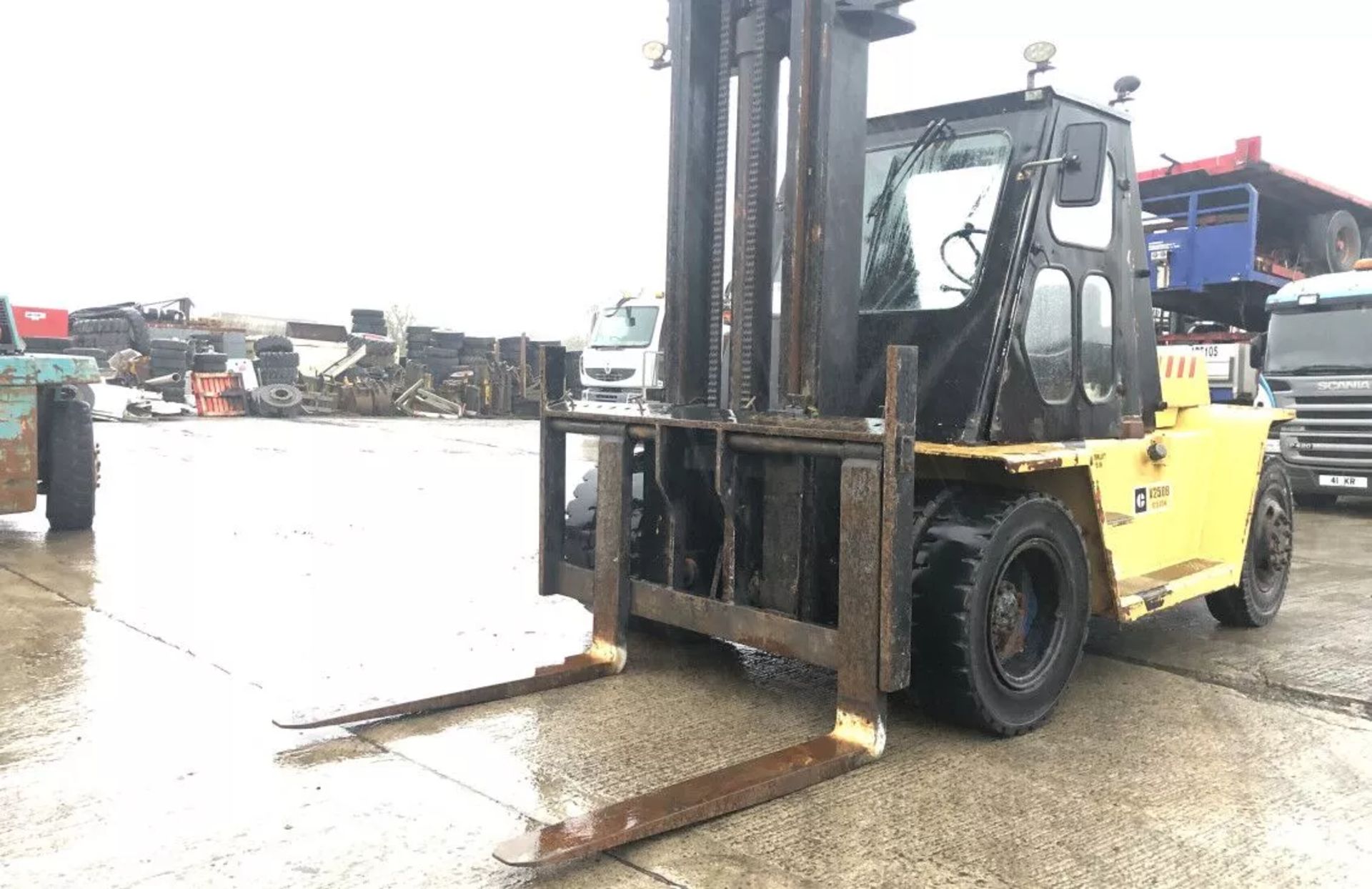 CAT V250 DIESEL 12.5 TON FORKLIFT