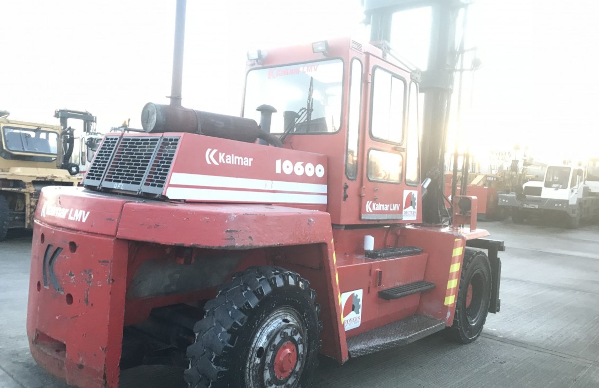 KALMAR 10600 DIESEL FORKLIFT 10 TON (8FT FORKS INCLUDED) - Image 2 of 7