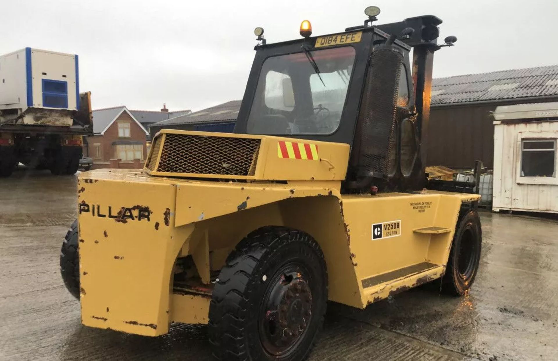 CAT V250 DIESEL 12.5 TON FORKLIFT - Image 3 of 6