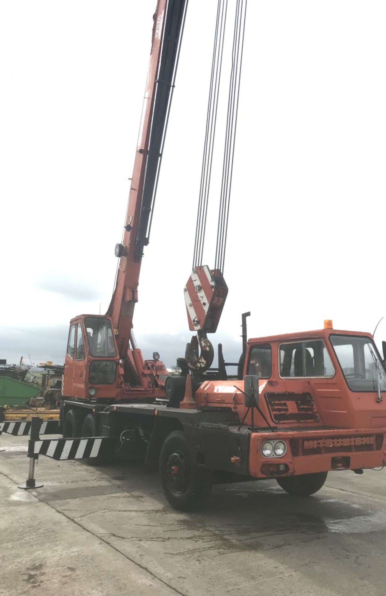 KATO NK200 BE 25 TON TRUCK CRANE - Image 14 of 26