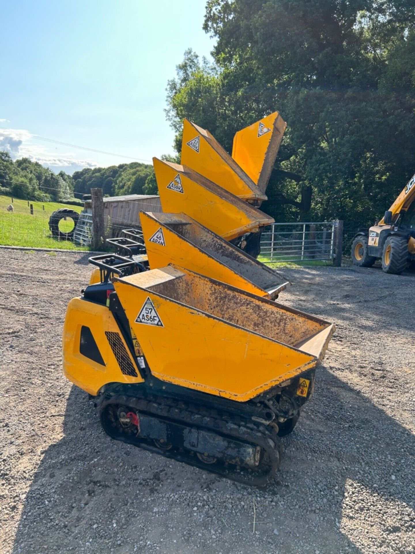 MULTIPLE CHOICES: 2018 JCB DUMPSTERS WITH LOMBARDINI DIESEL (5 AVAILABLE - LISTING FOR ONE) - Image 2 of 8