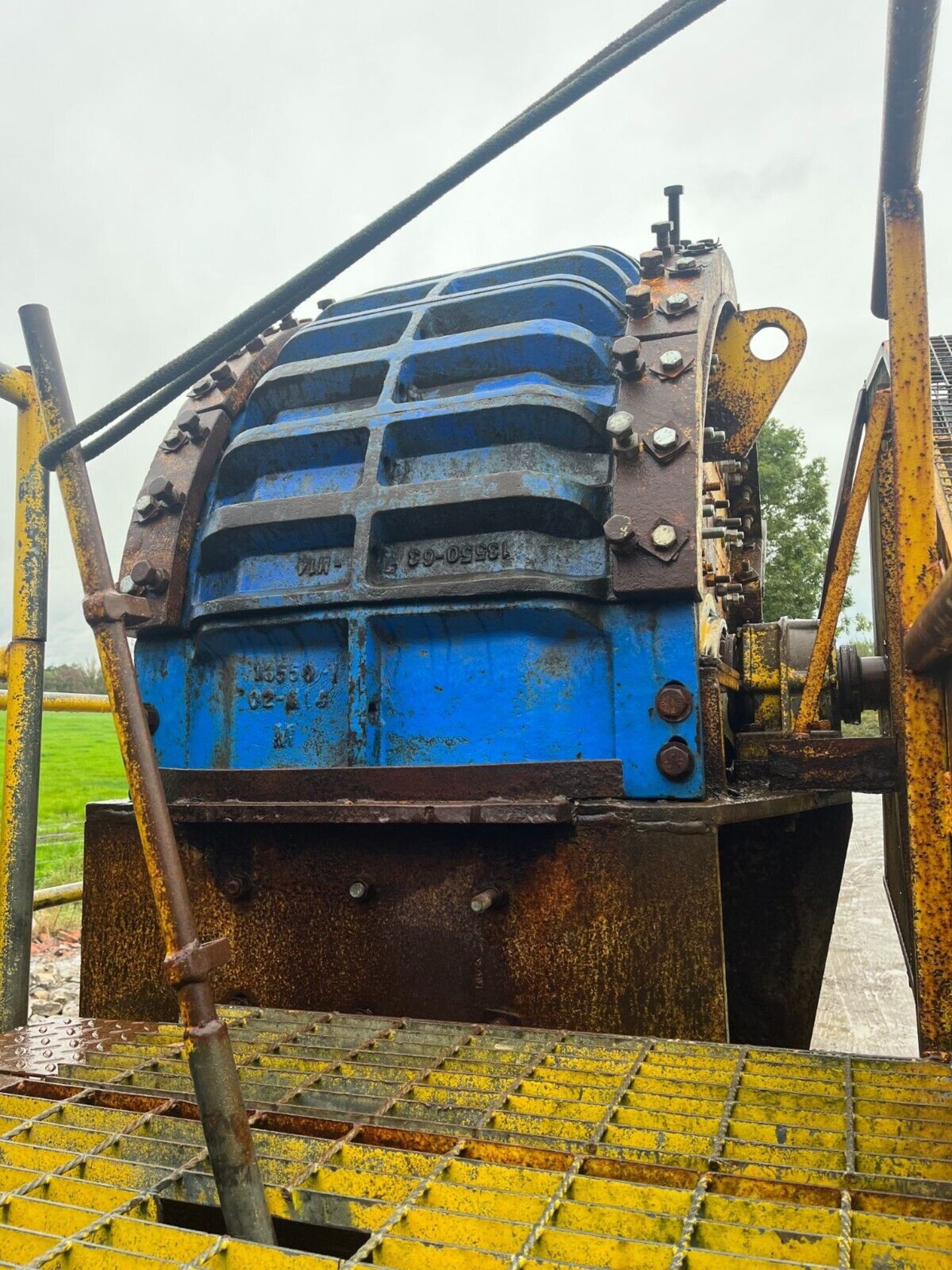 IMPACT CRUSHER MOUNTED ON A SINGLE AXLE DRAWBAR TRAILER - Image 4 of 11