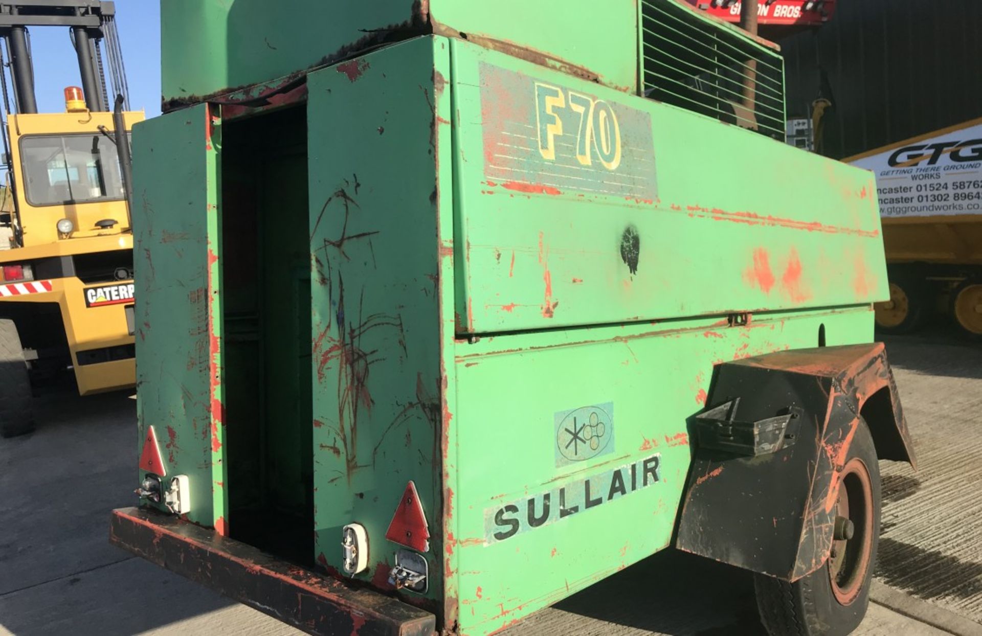 SULLAIR R70 DIESEL COMPRESSOR 285 CFM - Image 4 of 10