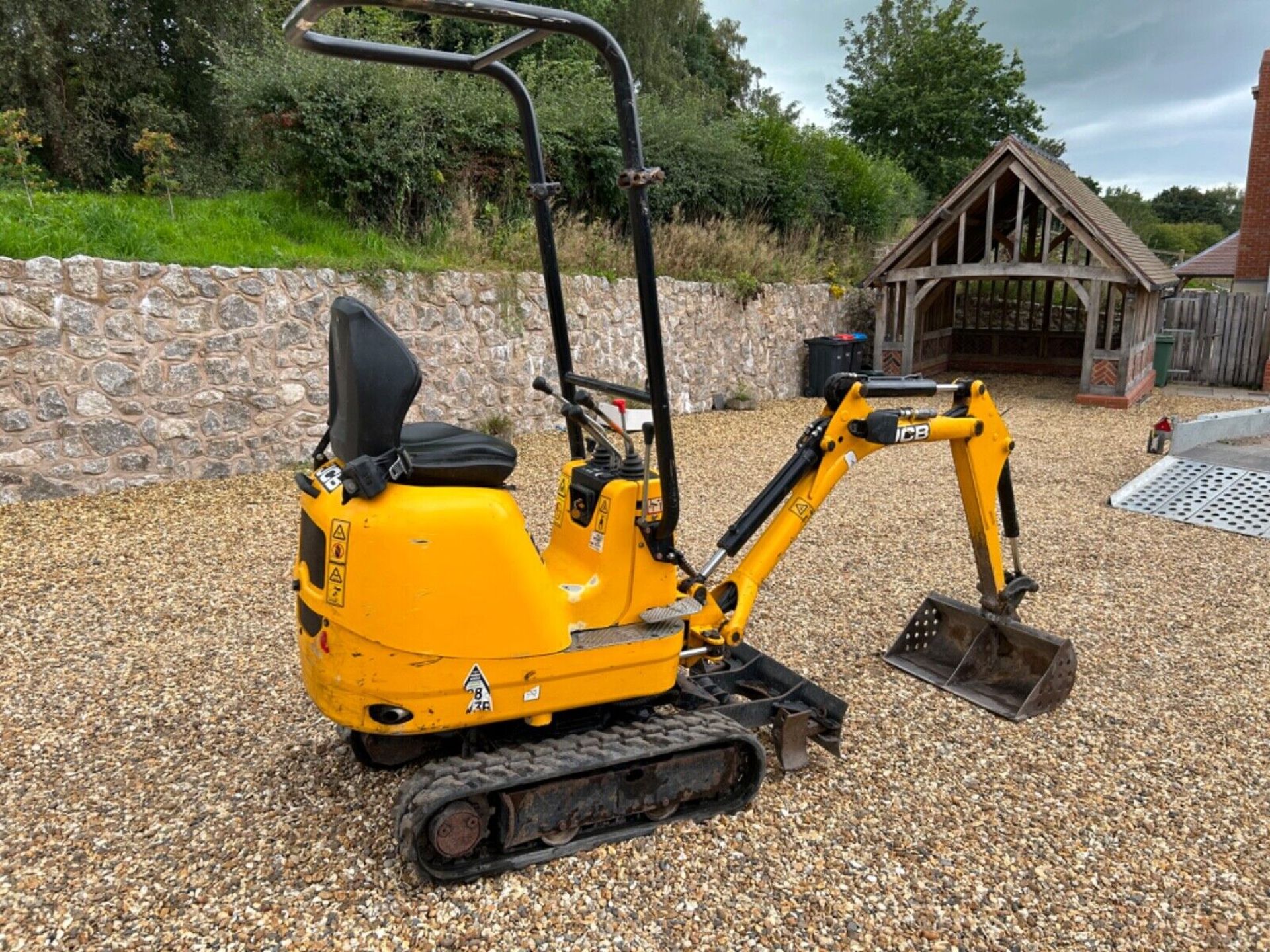 2020 JCB 8008: COMPACT EXCELLENCE WITH EXPANDING TRACKS - Image 2 of 12