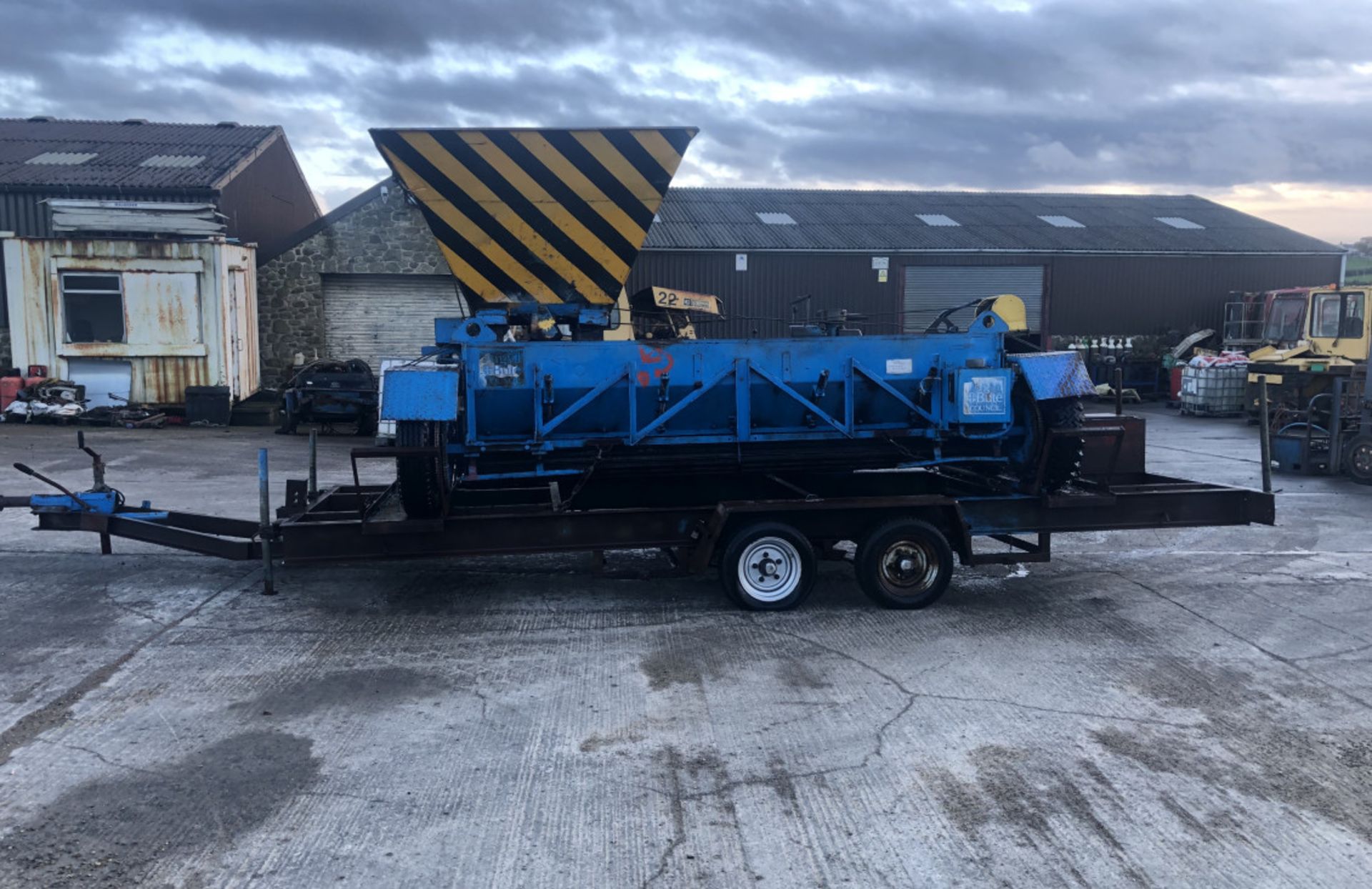 BOSTON’S 12 FT CHIPPER SPREADER DISTRIBUTOR - Image 2 of 10