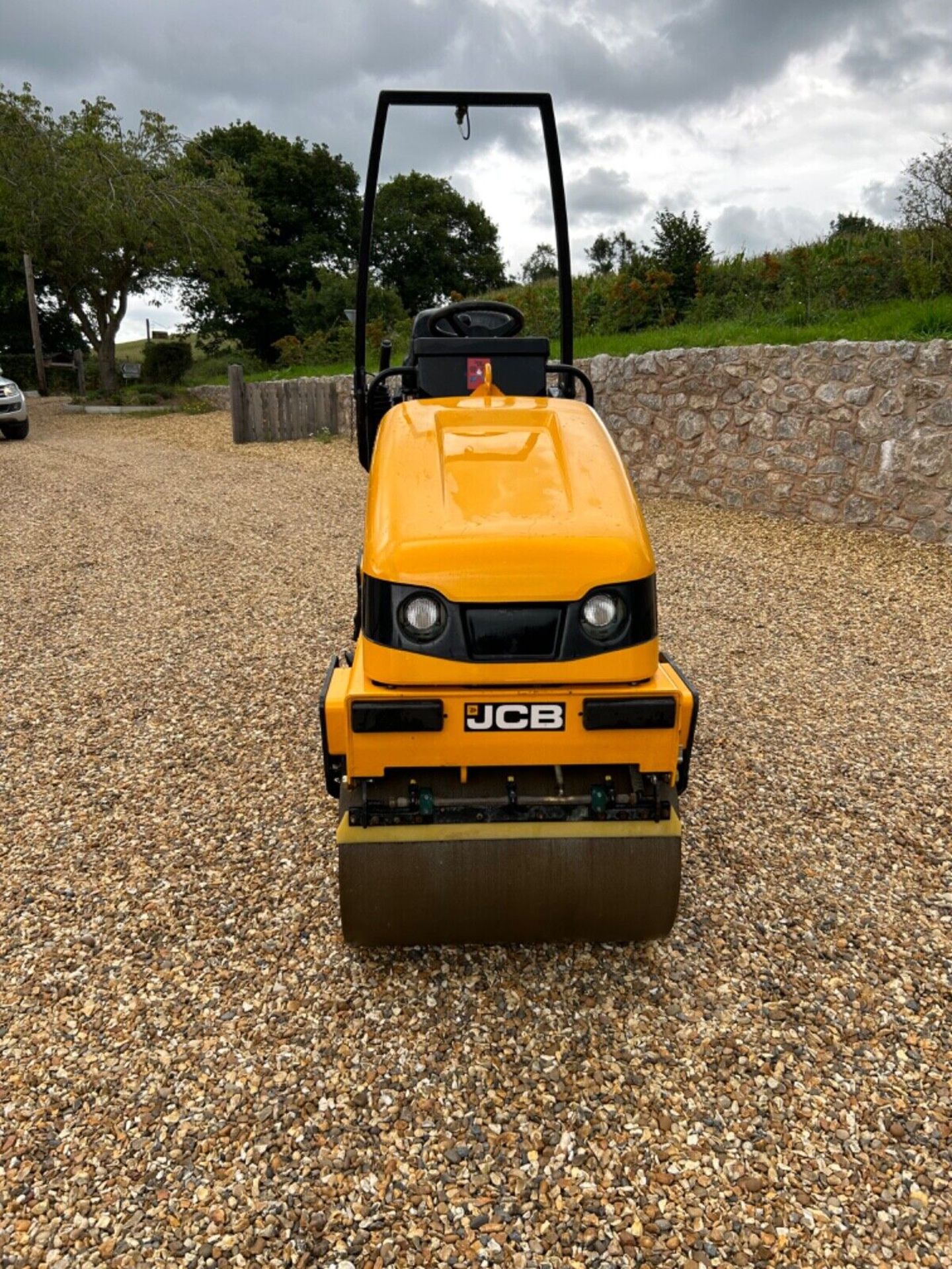 FFICIENT COMPACTION: JCB VMT 160 ROLLER WITH KUBOTA ENGINE - Image 2 of 8