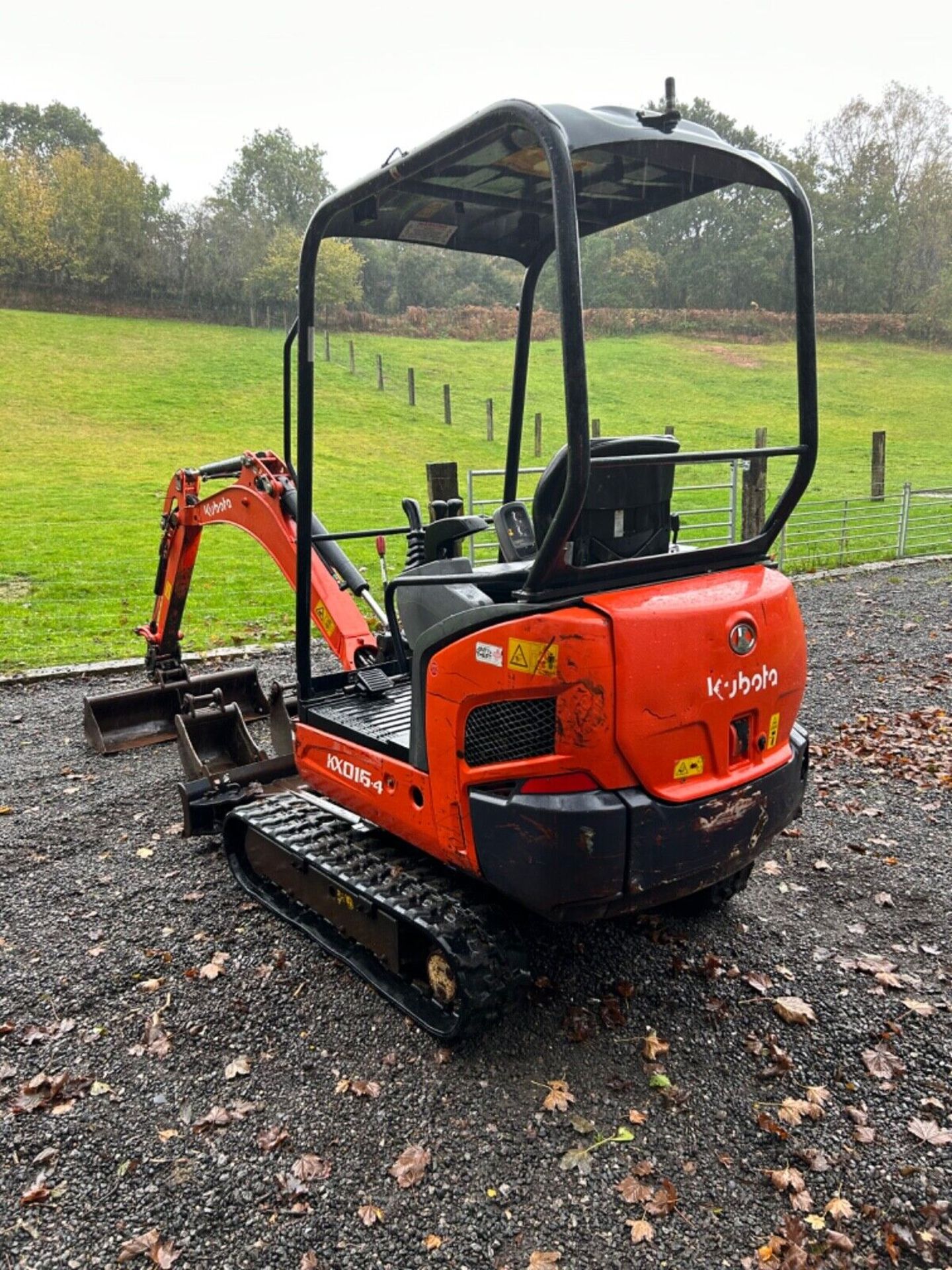 2011 KUBOTA KX016 MINI EXCAVATOR: RELIABLE WORKHORSE - Image 12 of 14