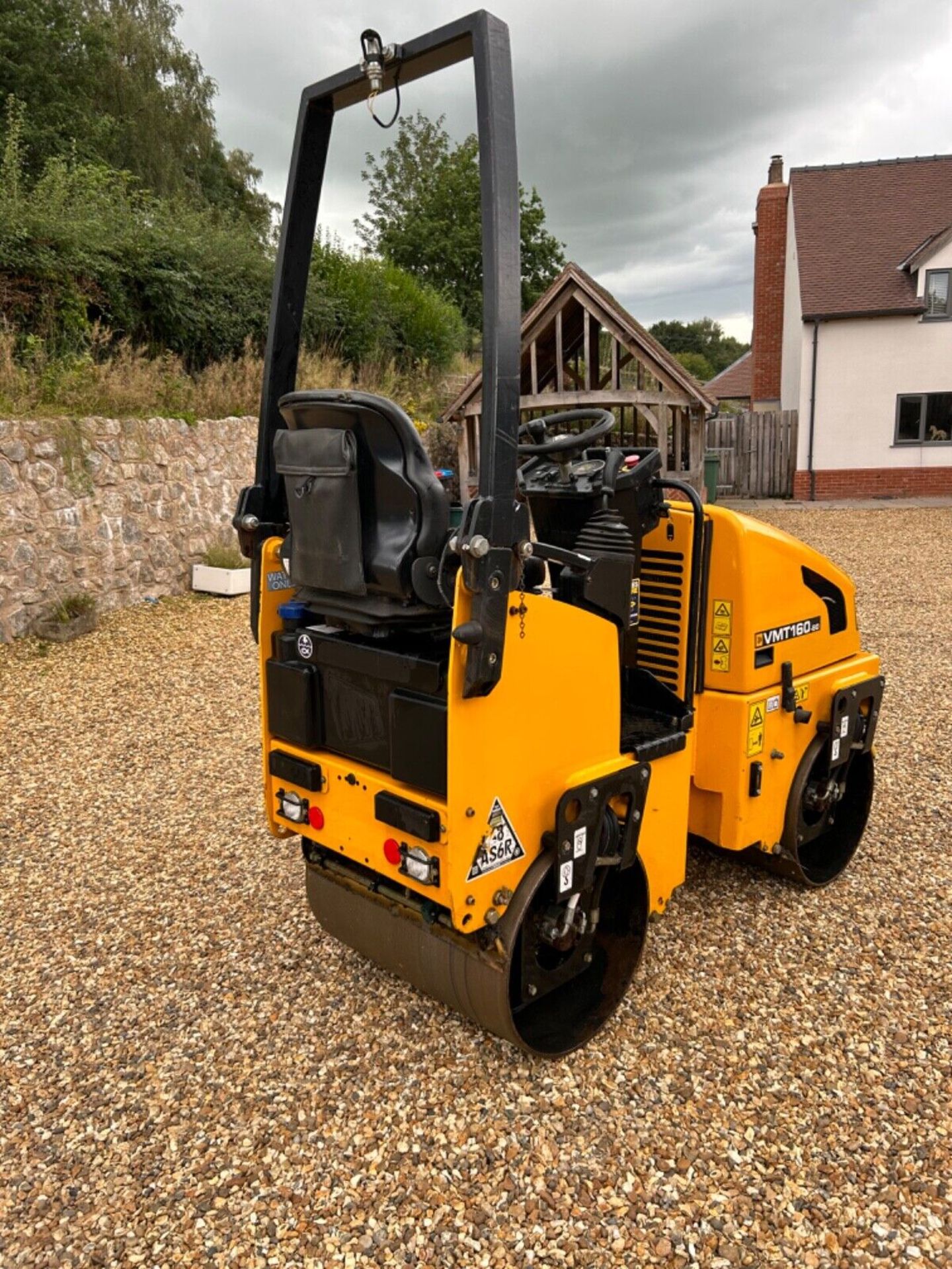 FFICIENT COMPACTION: JCB VMT 160 ROLLER WITH KUBOTA ENGINE