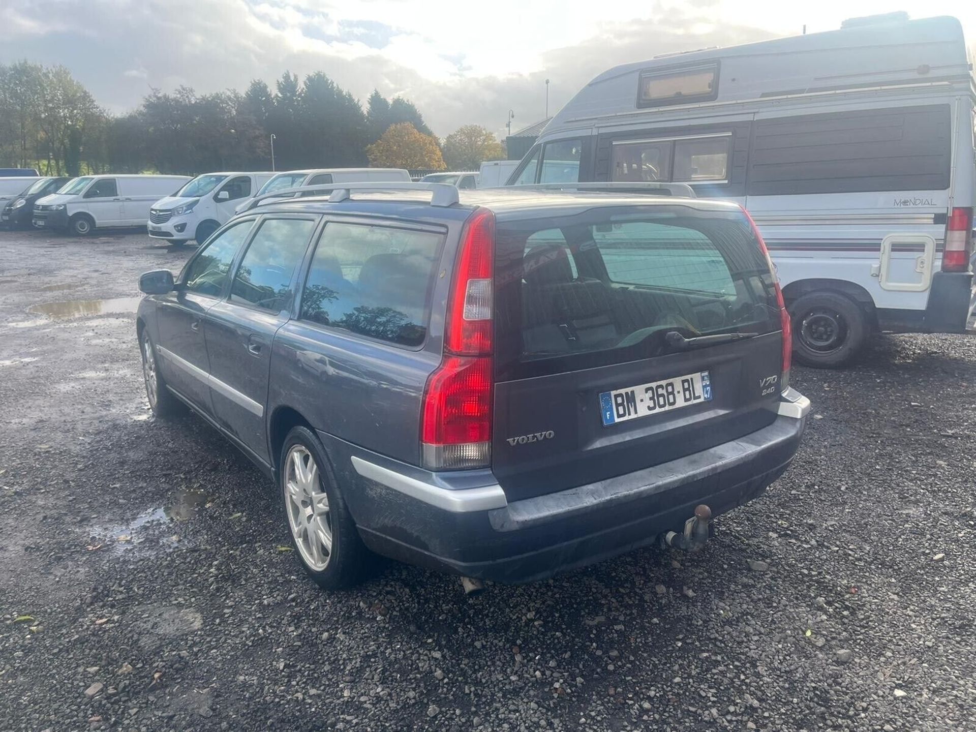 RELIABLE ADVENTURE: 2003 VOLVO V70 D5 TURBO DIESEL - DRIVEN FROM FRANCE - NO VAT ON HAMMER - Image 13 of 15