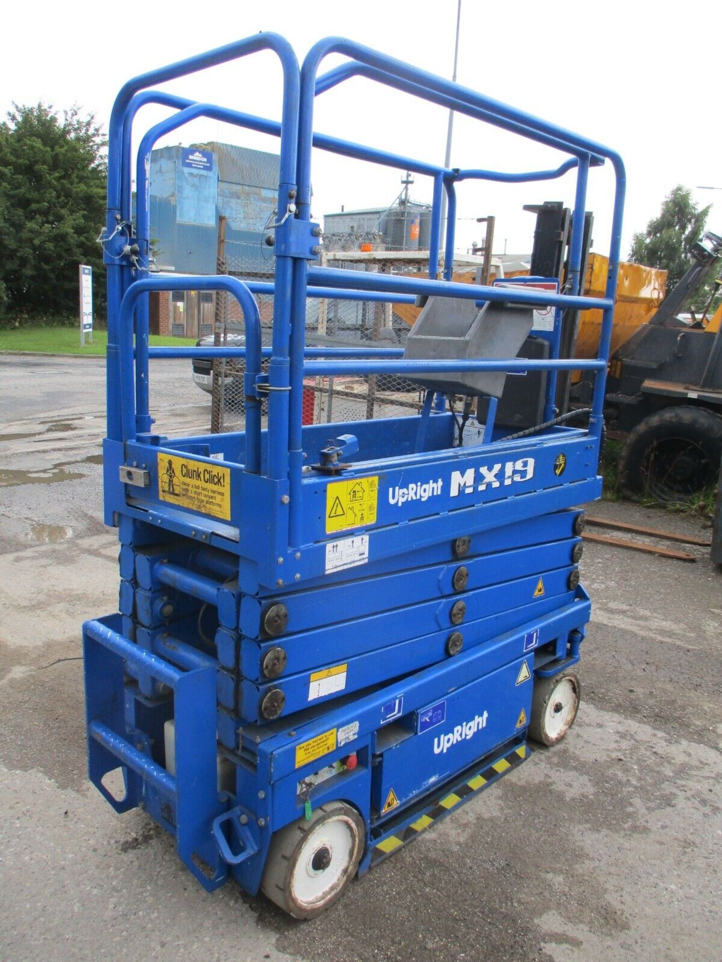 2007 UPRIGHT MX19 SCISSOR LIFT ACCESS PLATFORM CHERRY PICKER GENIE 3219 SKYJACK - Image 5 of 11