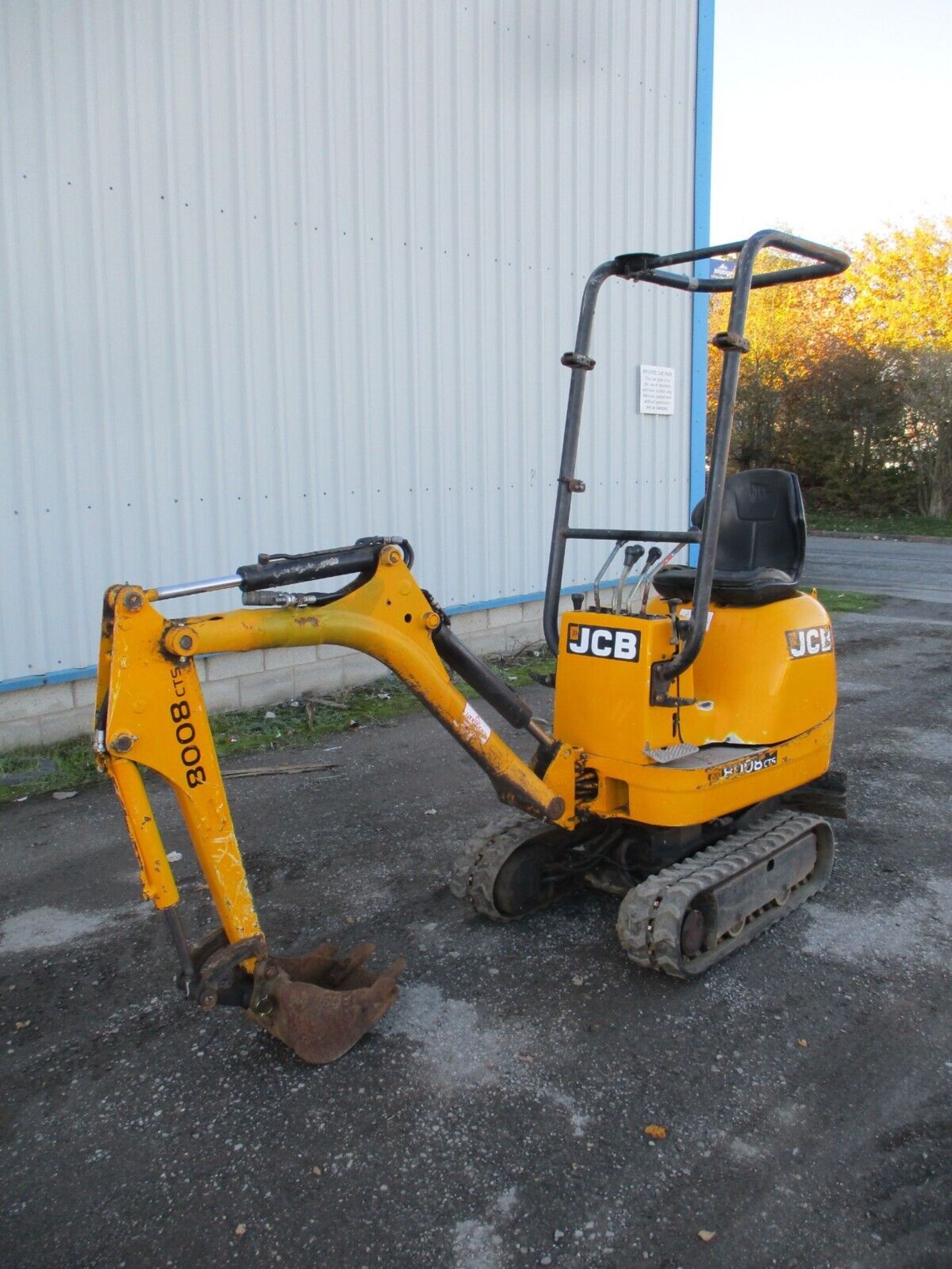 JCB 8008: MIGHTY MINI DIGGER FROM 2010, COMPACT POWER UNLEASHED - Image 6 of 14