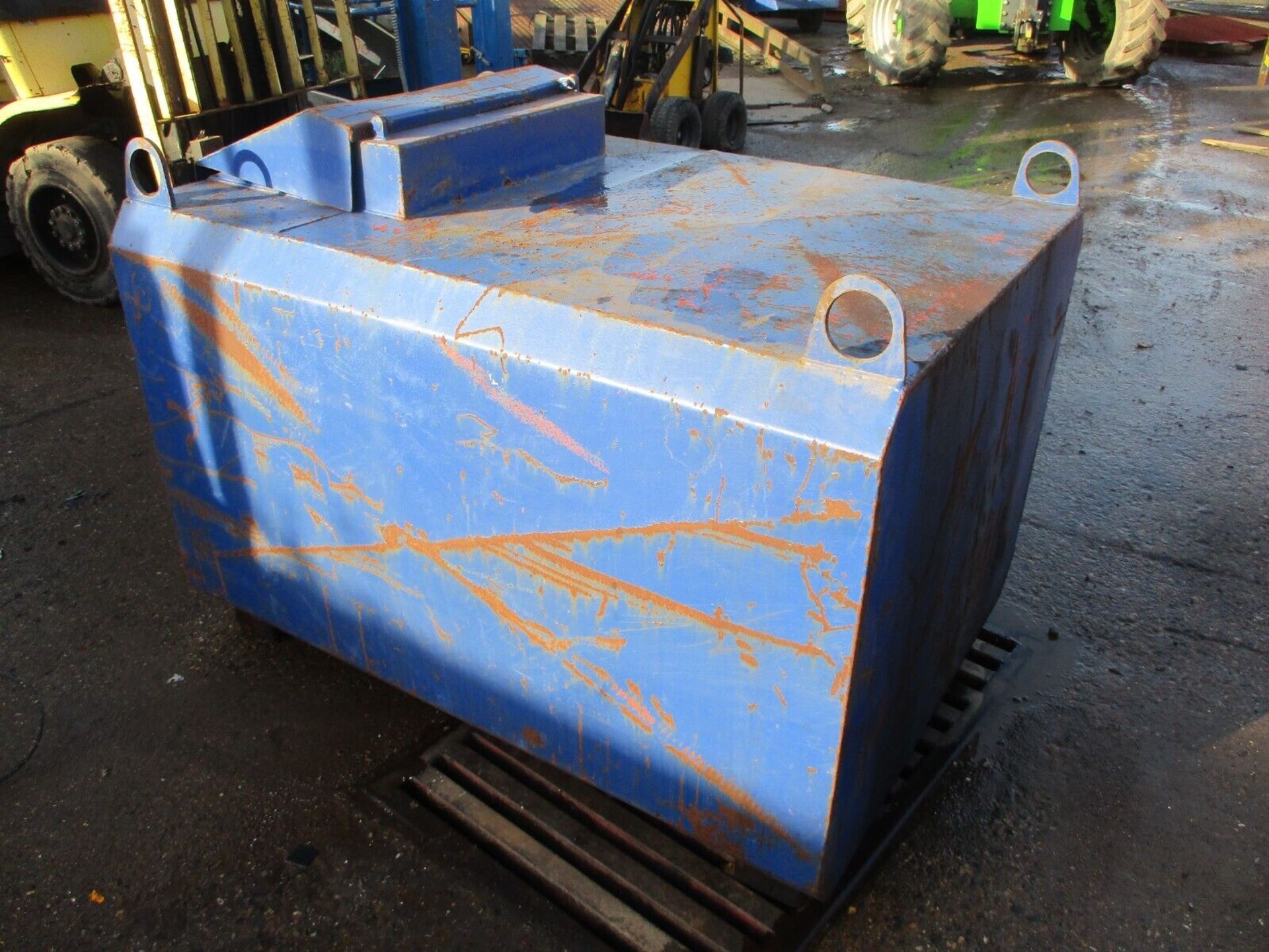 WITH HAND PUM 1000 LITRE BUNDED FUEL TANK
