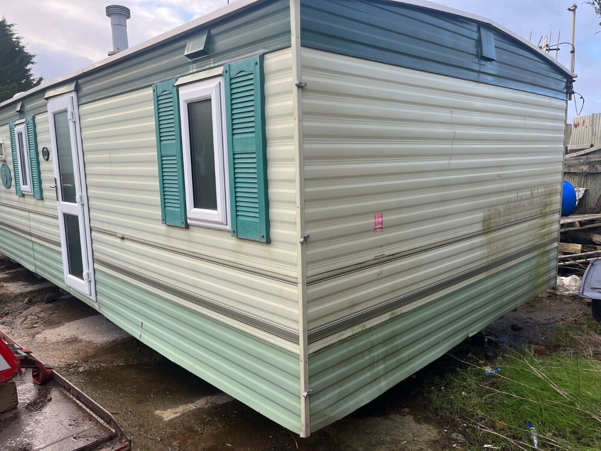 2 BEDROOM STATIC CARAVAN 36 FOOT LONG X 12 FOOT WIDE - Image 2 of 22