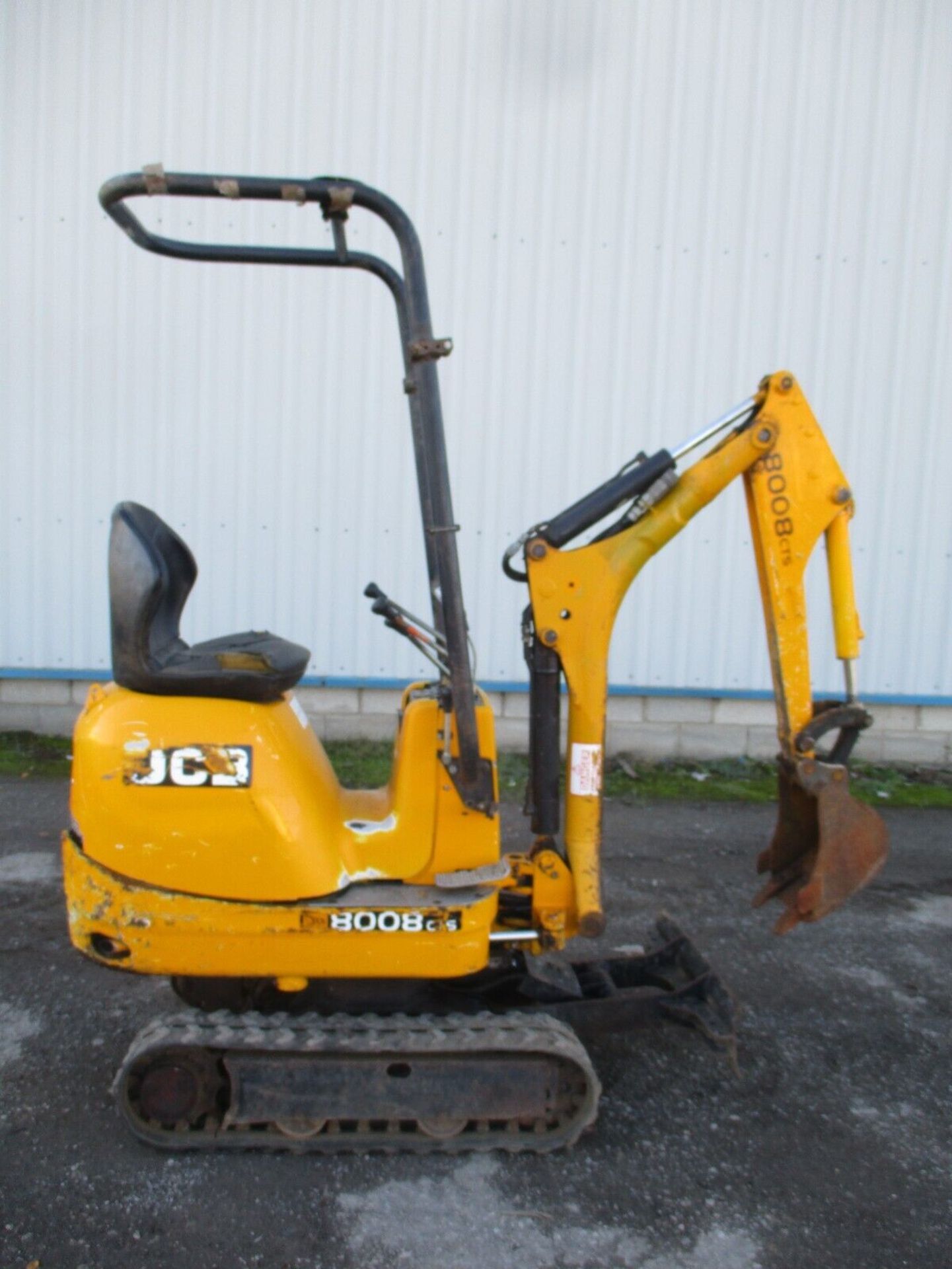 JCB 8008: MIGHTY MINI DIGGER FROM 2010, COMPACT POWER UNLEASHED