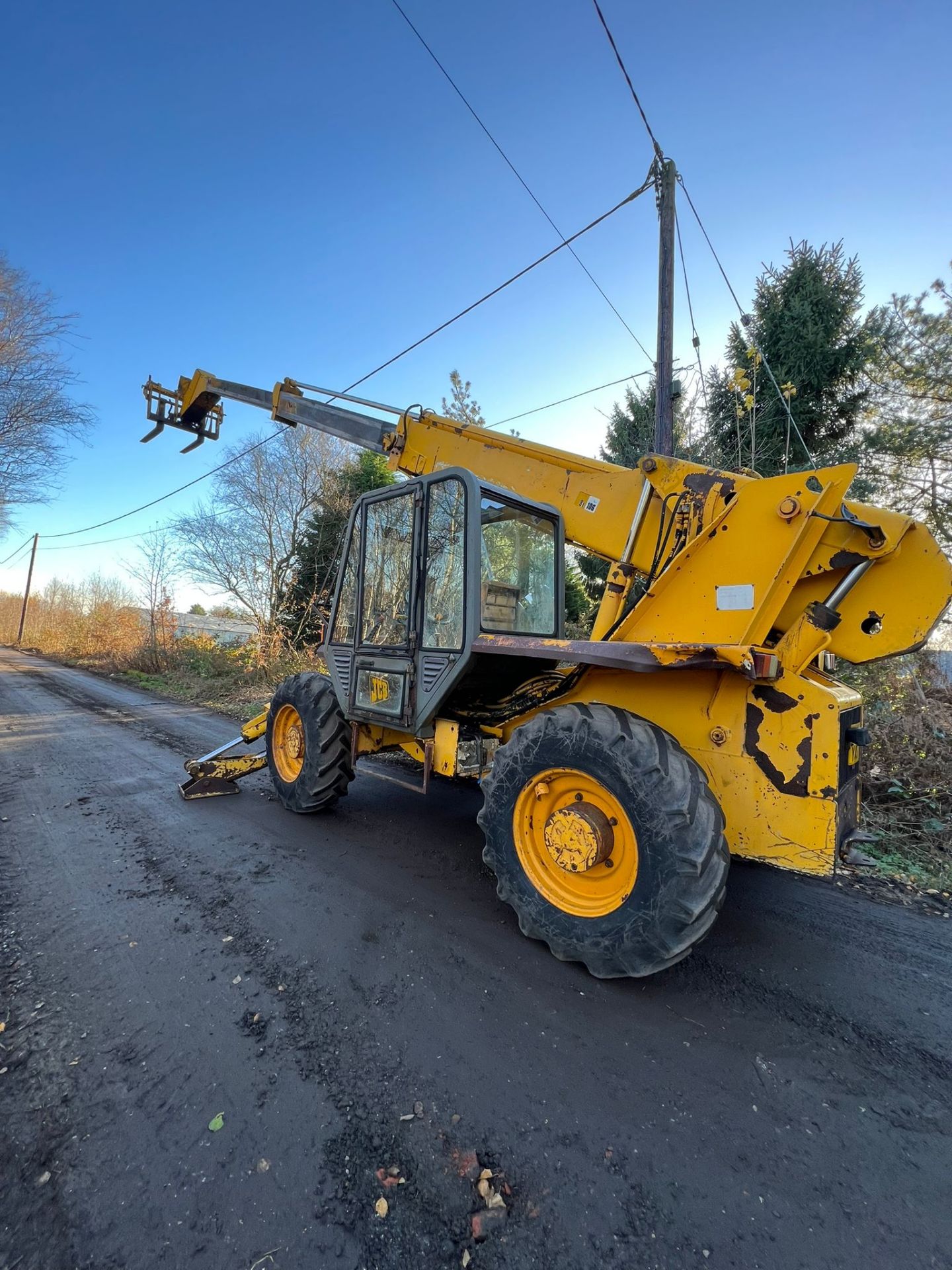 ROAD-READY JCB 530-120: POWER AND PRECISION IN MOTION - Image 12 of 14