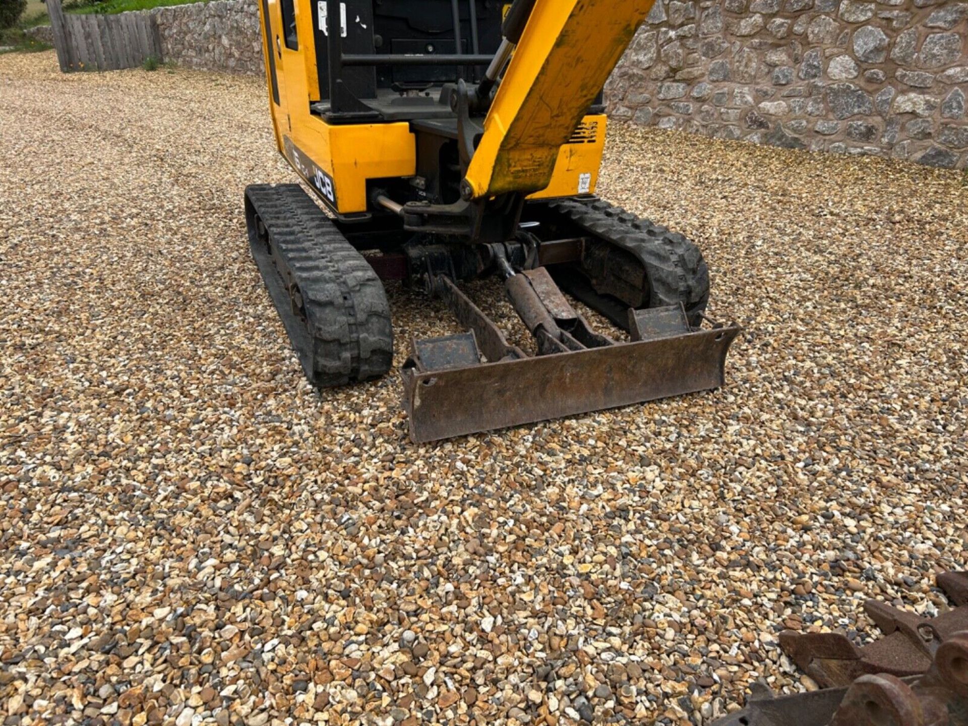 2020 JCB 16C: CHOICE OF HIGH-QUALITY MODERN DIGGER - Image 8 of 12