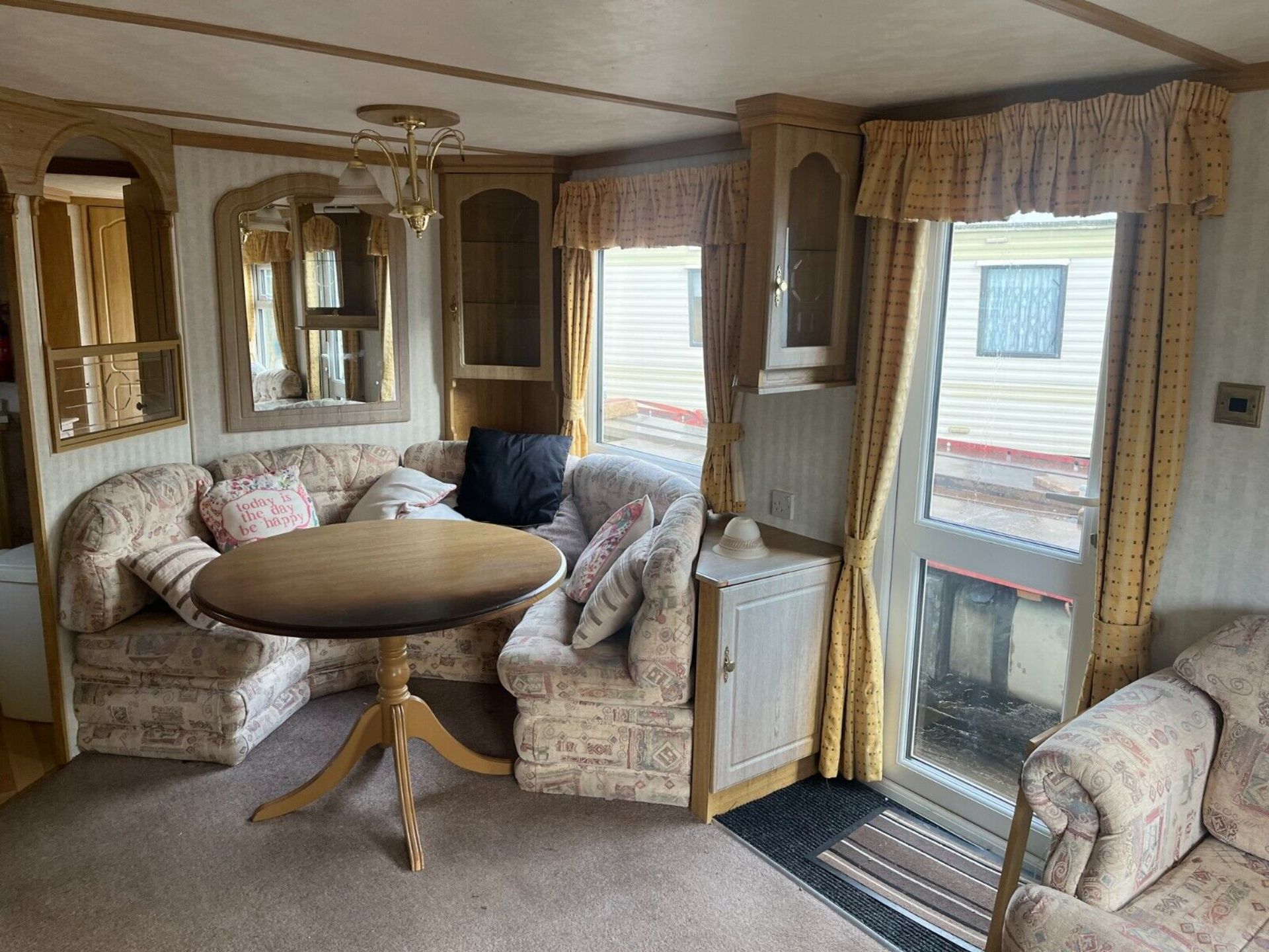 2 BEDROOM STATIC CARAVAN 36 FOOT LONG X 12 FOOT WIDE - Image 4 of 22