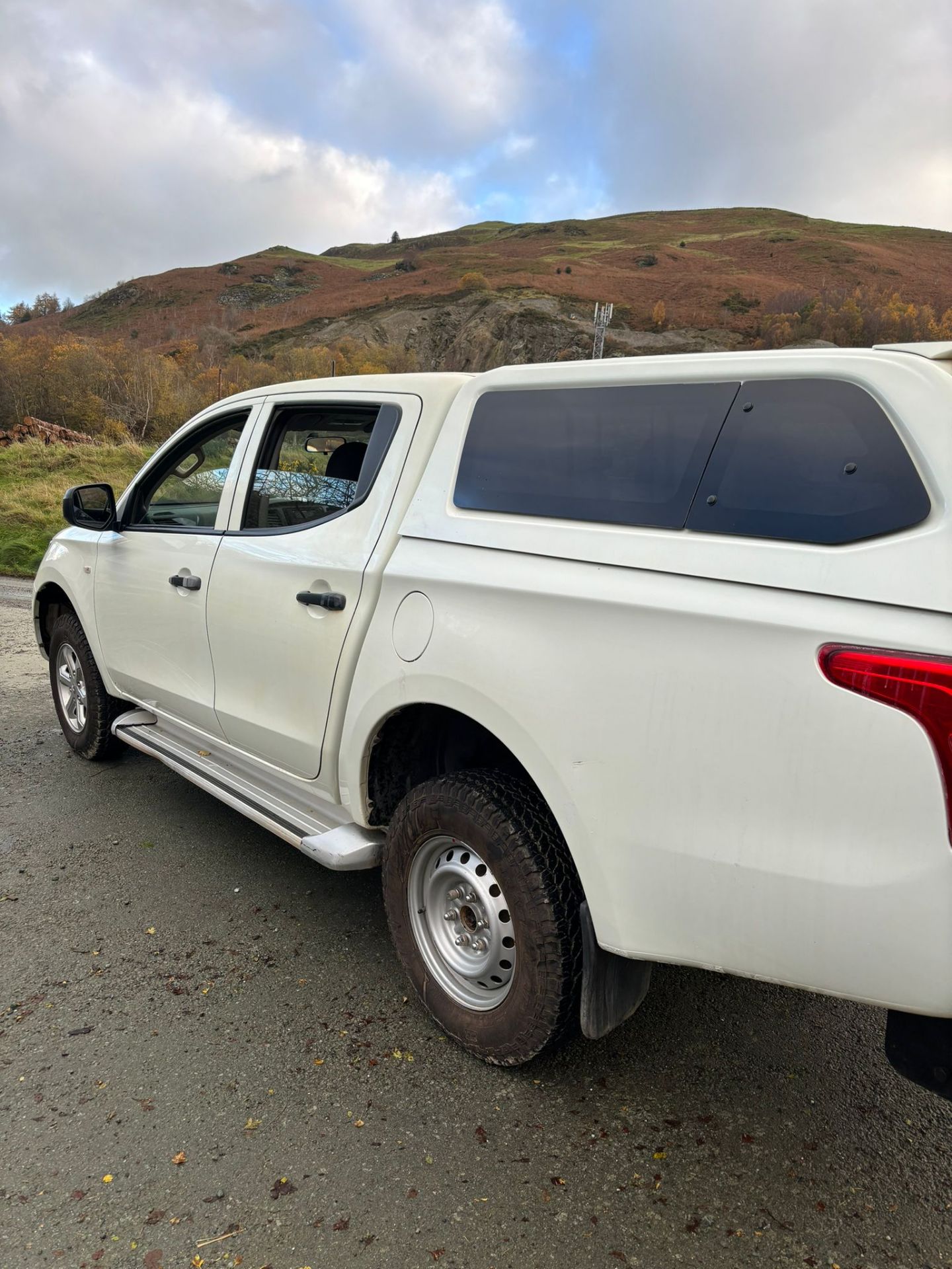 **(ONLY 59K MILEAGE)** MITSUBISHI L200 DOUBLE CAB PICKUP 2018 MODEL - Image 9 of 9