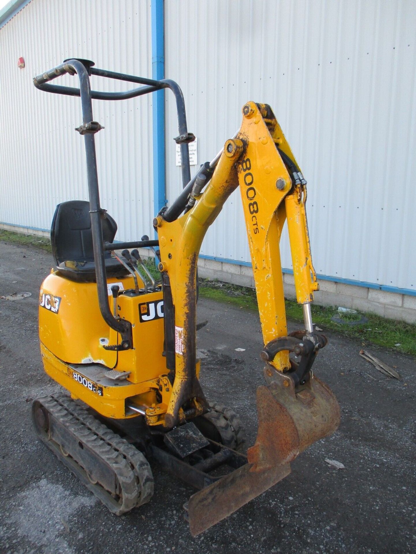 JCB 8008: MIGHTY MINI DIGGER FROM 2010, COMPACT POWER UNLEASHED - Image 11 of 14