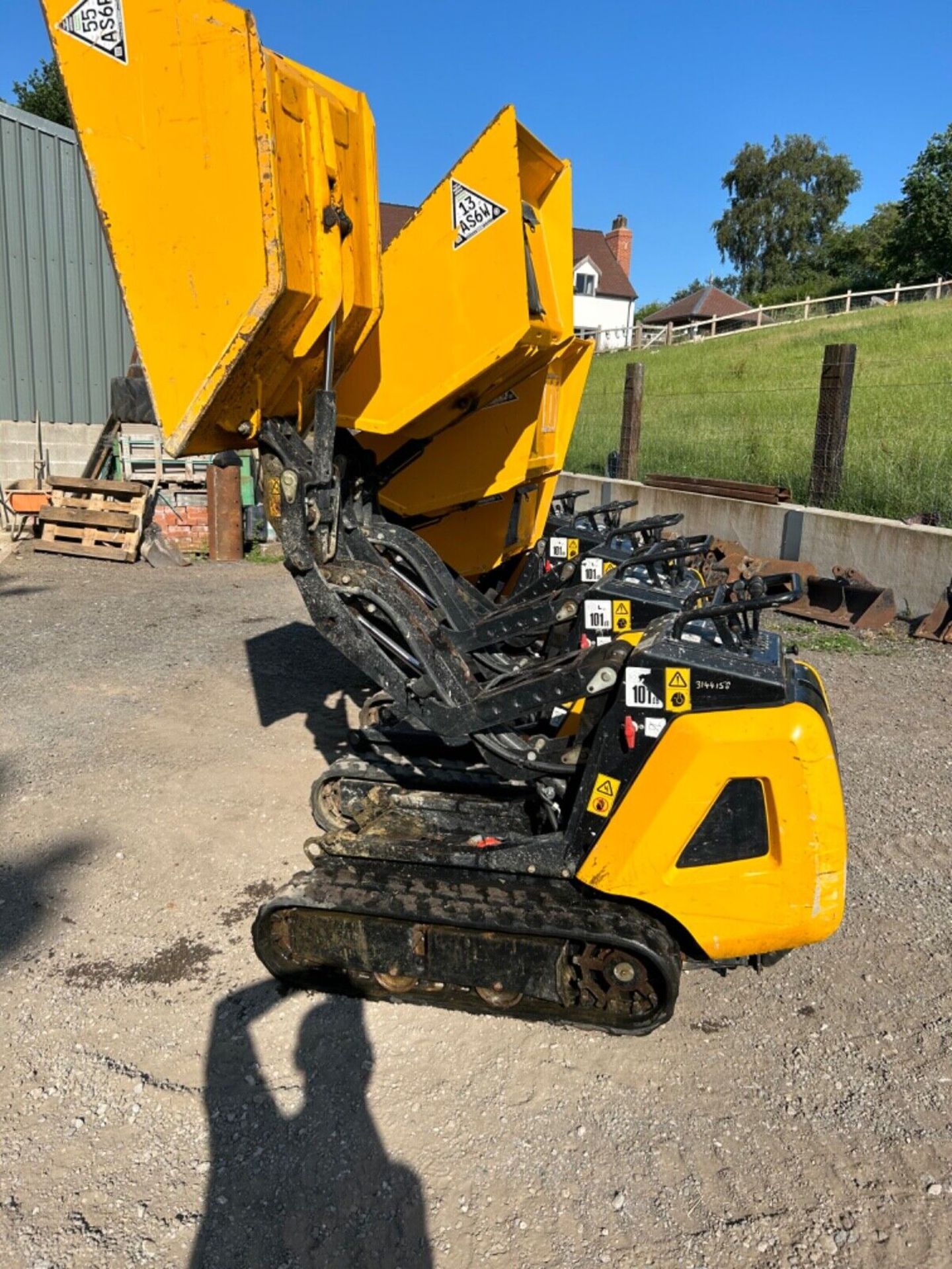 MULTIPLE CHOICES: 2018 JCB DUMPSTERS WITH LOMBARDINI DIESEL (5 AVAILABLE - LISTING FOR ONE) - Image 5 of 8