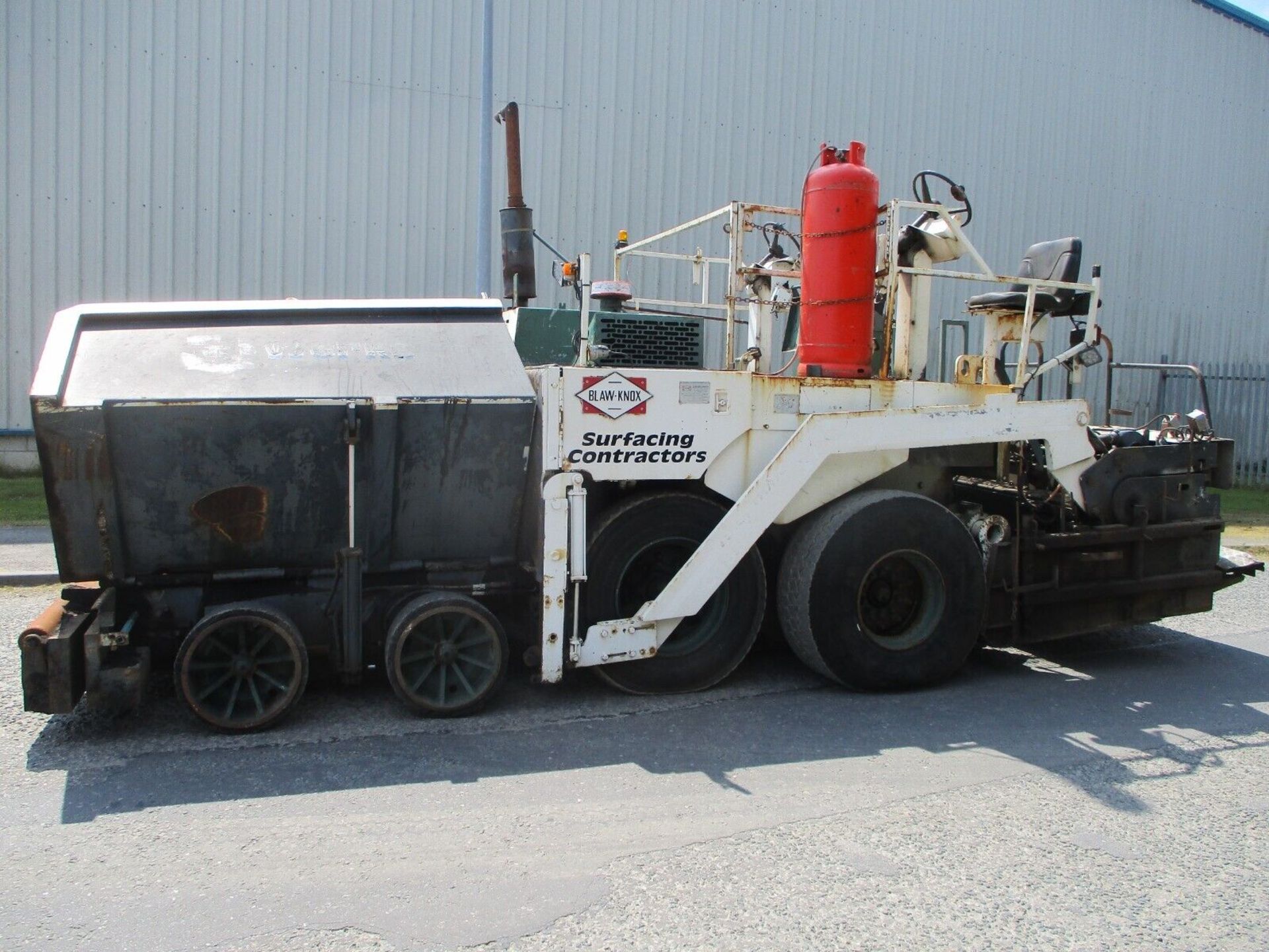 WIDE RANGE PAVING: 2.5-4.75M WIDTH CAPACITY - Image 10 of 14