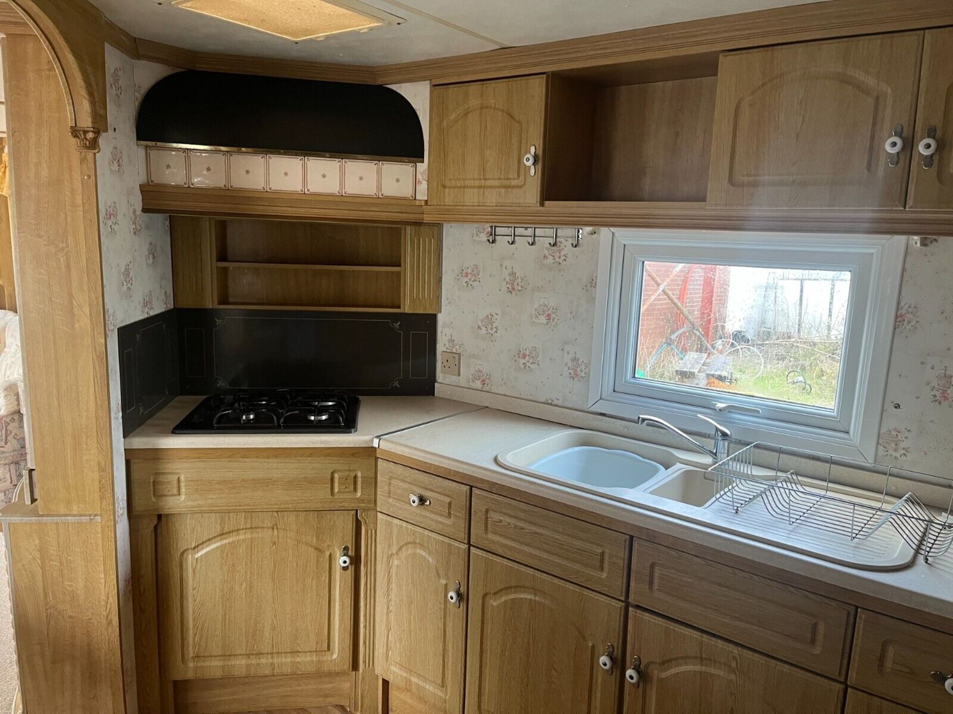 2 BEDROOM STATIC CARAVAN 36 FOOT LONG X 12 FOOT WIDE - Image 8 of 22