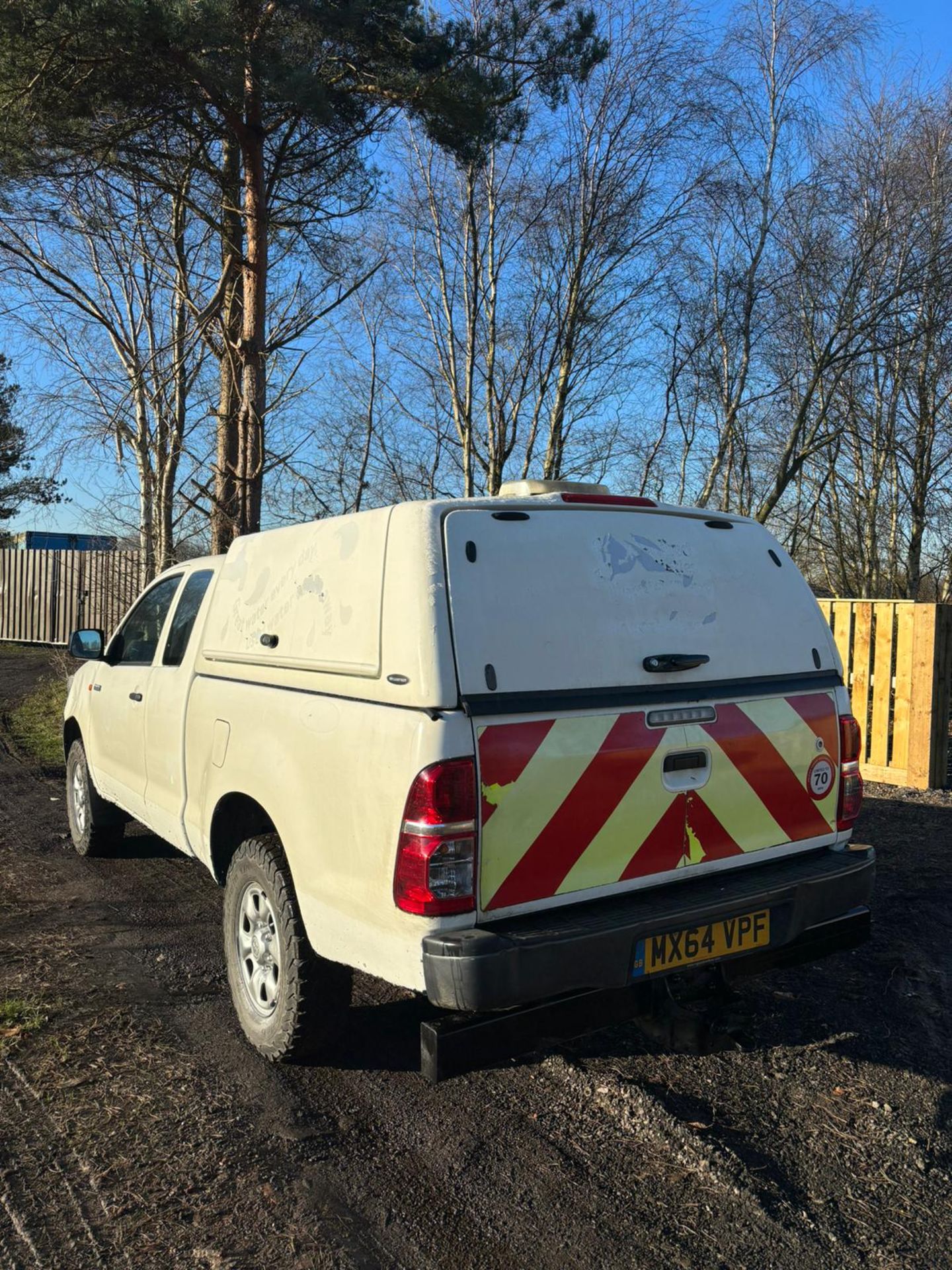 TOYOTA HILUX KING CAB PICKUP TRUCK 4X4 1 OWNER - Image 3 of 15