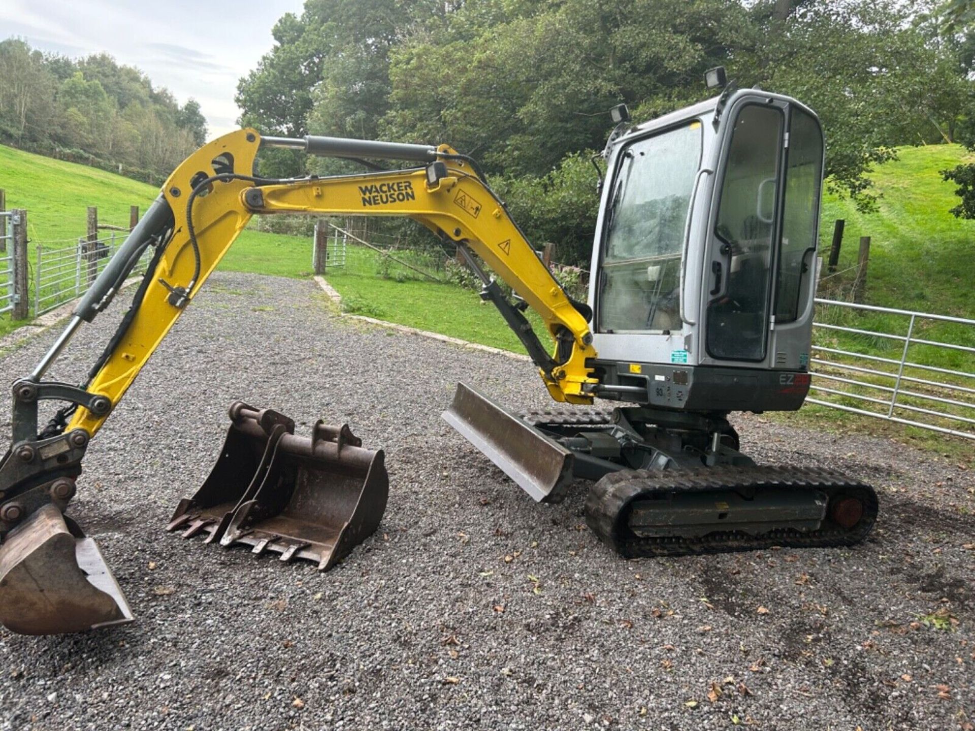 2016 WACKER NEUSON EZ28 VDS: VERSATILE COMPACT EXCAVATOR