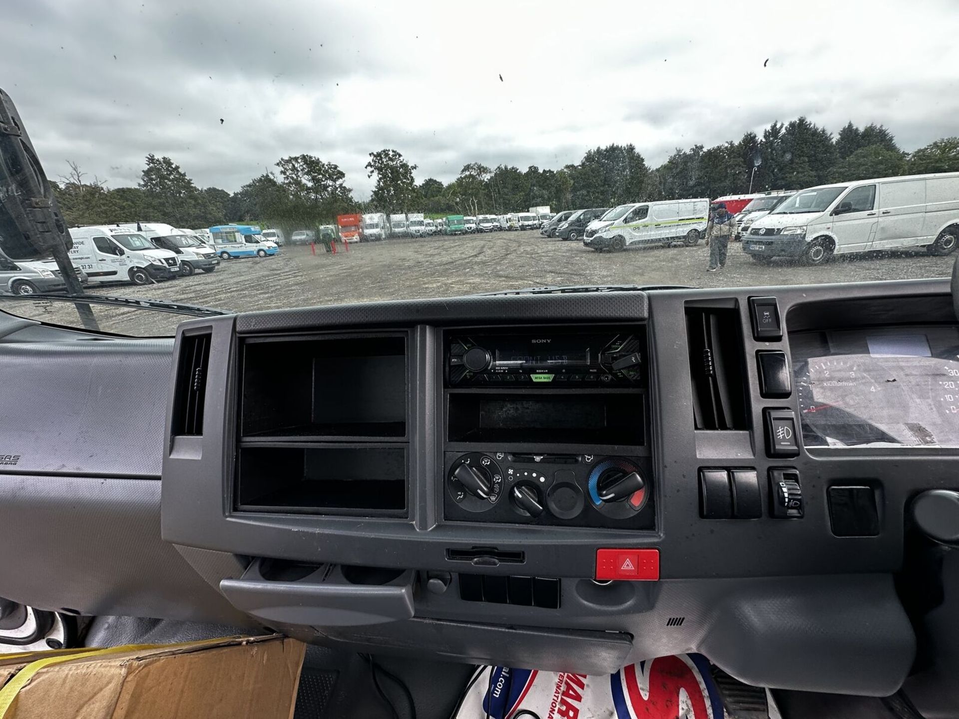 READY FOR THE ROAD: 2018 ISUZU TRUCK N35.150W GRAFTER RECOVERY MOT JUNE 2024 - NO VAT ON HAMMER - Image 4 of 14