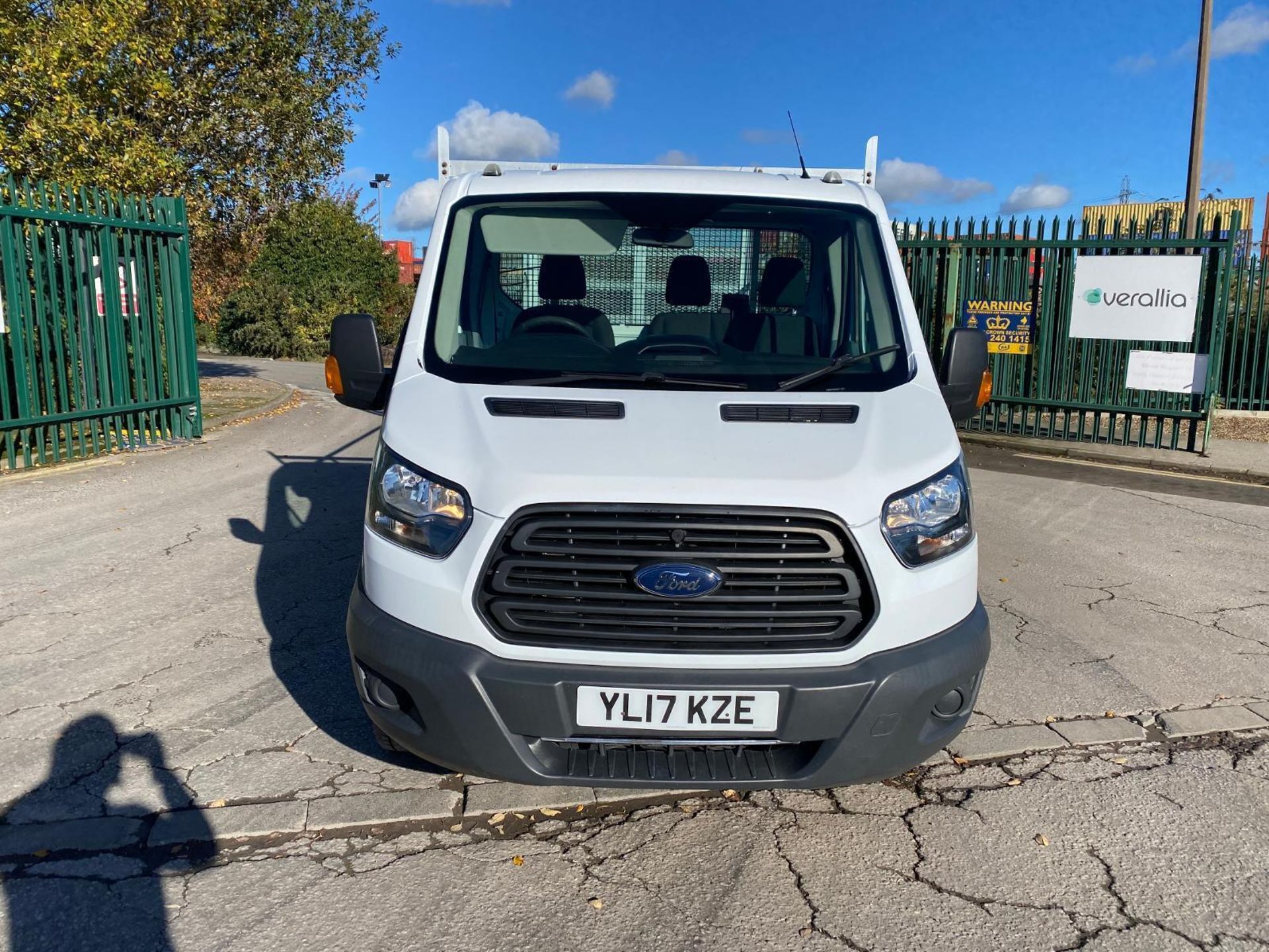 BEVERTAIL/FLATBED PICKUP TRUCK/RECOVERY (FORD TRANSIT 2017 2.0TDCI RWD 14FT) (NO VAT ON HAMMER) - Image 3 of 14