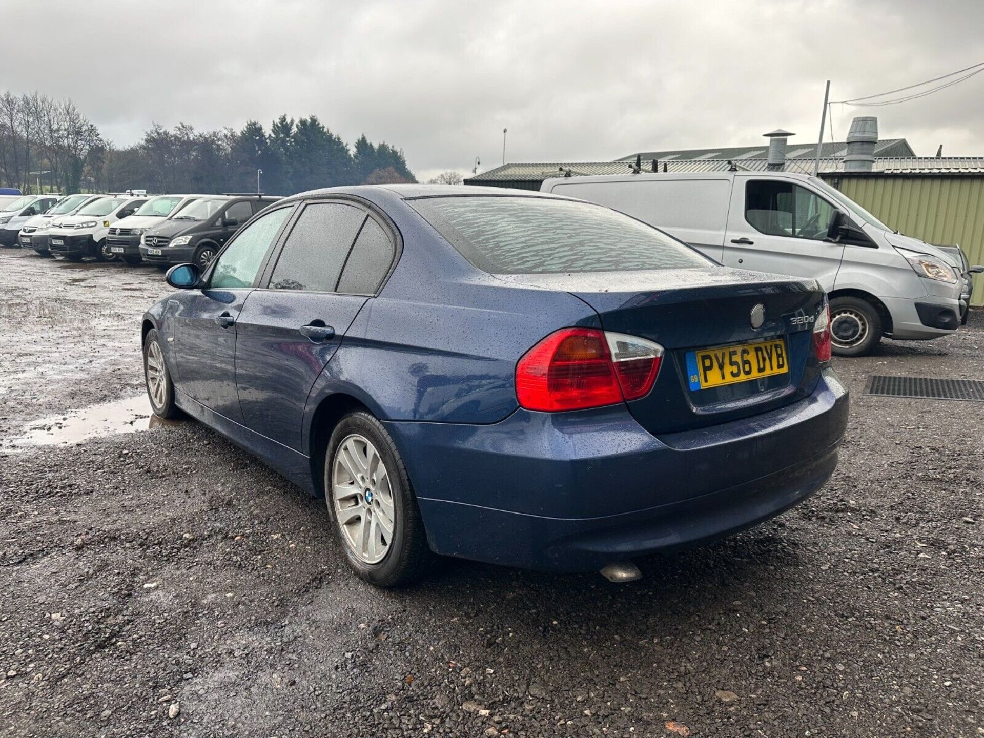 SMOOTH & CAPABLE: BMW 320D 3 SERIES 4DR SALOON - Image 14 of 17