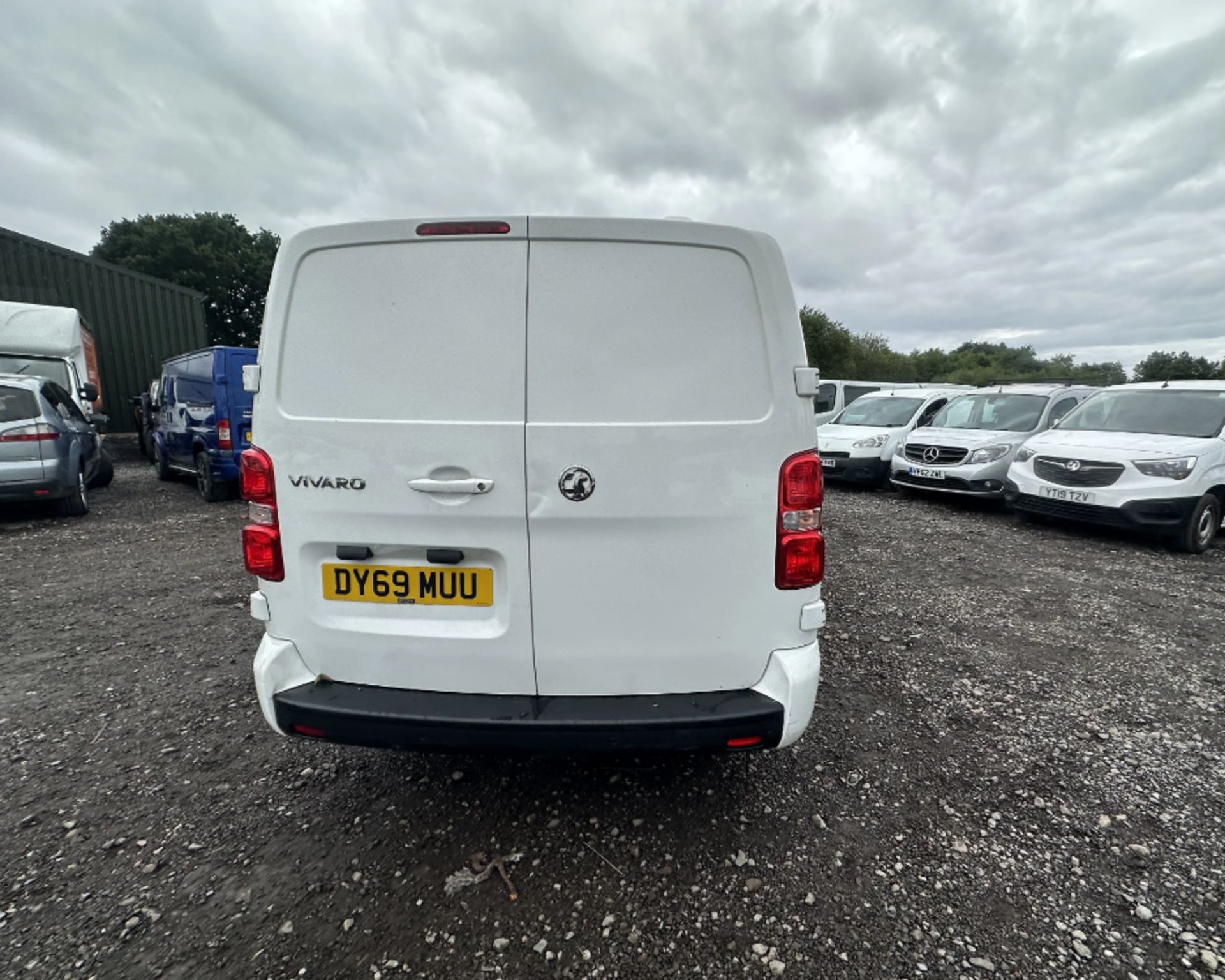 LOW-MILEAGE ONLY 70K MILES - 2019 VIVARO L2 DIESEL: READY TO ROLL - Bild 5 aus 11