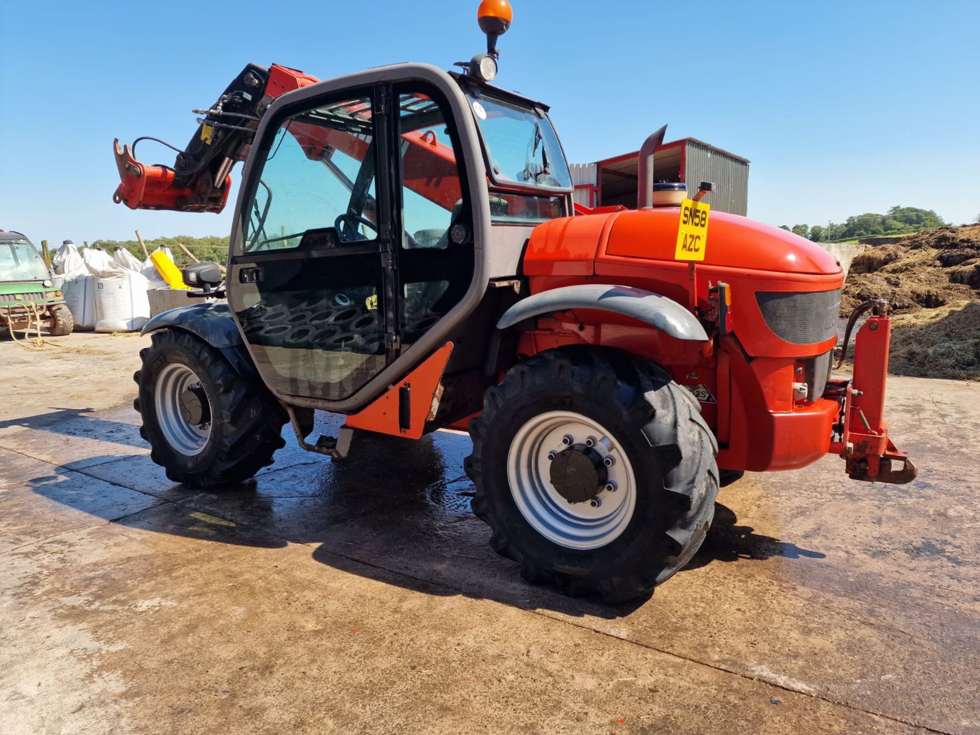 2009 MANITOU MLT 627 TELEHANDLER - 5236 HOURS - V5 AVAILABLE - Image 2 of 9