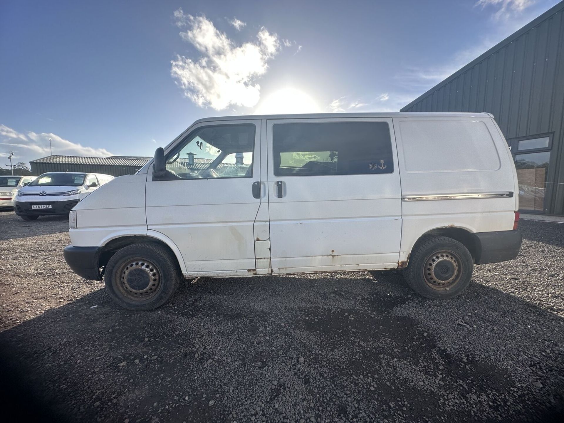 VOLKSWAGEN TRANSPORTER T4/T5 CAMPER - FULL SERVICE HISTORY - NO VAT ON HAMMER!