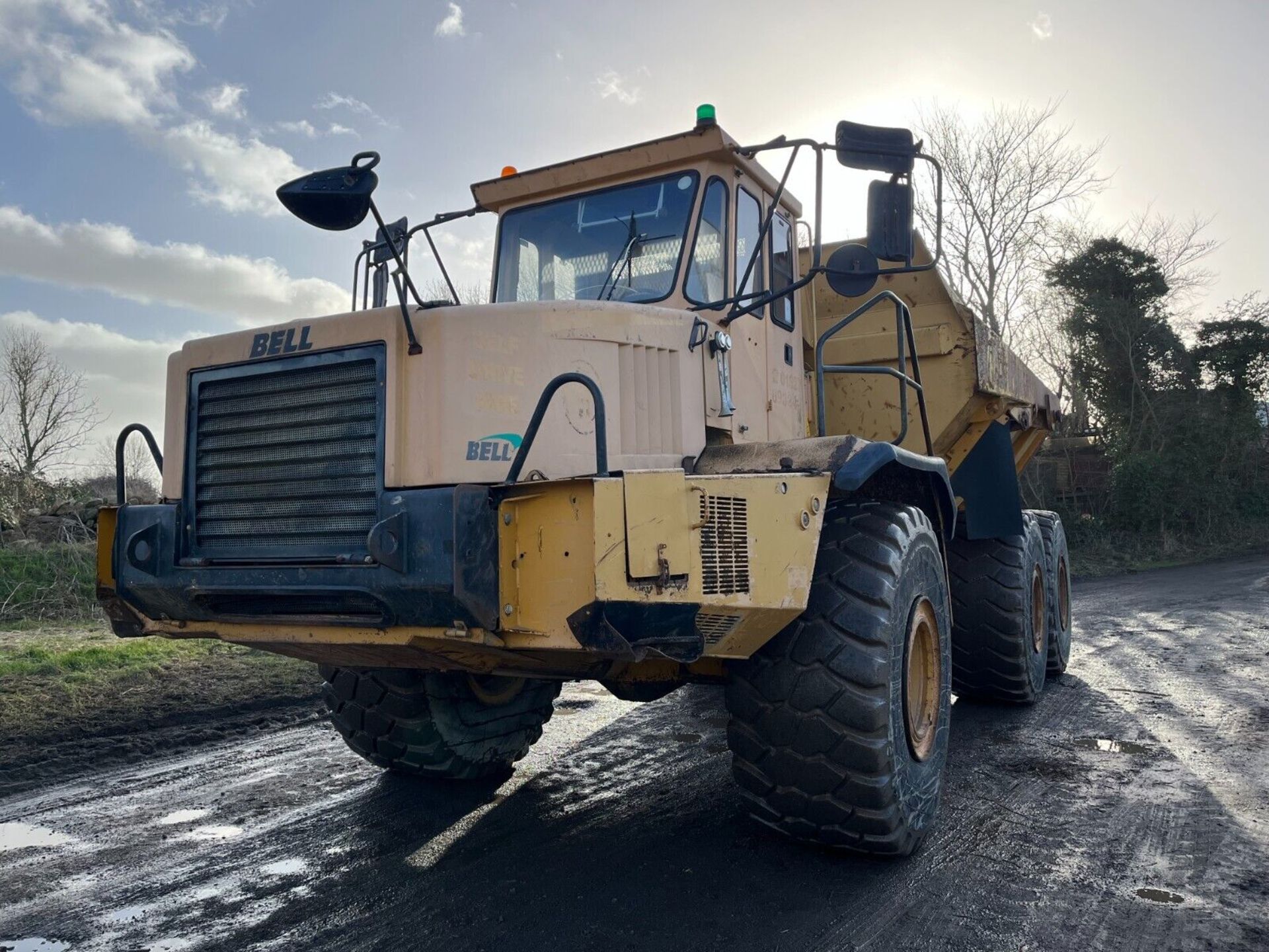 1999 BELL B40C 6X6 AWD DUMP TRUCK - Image 14 of 25