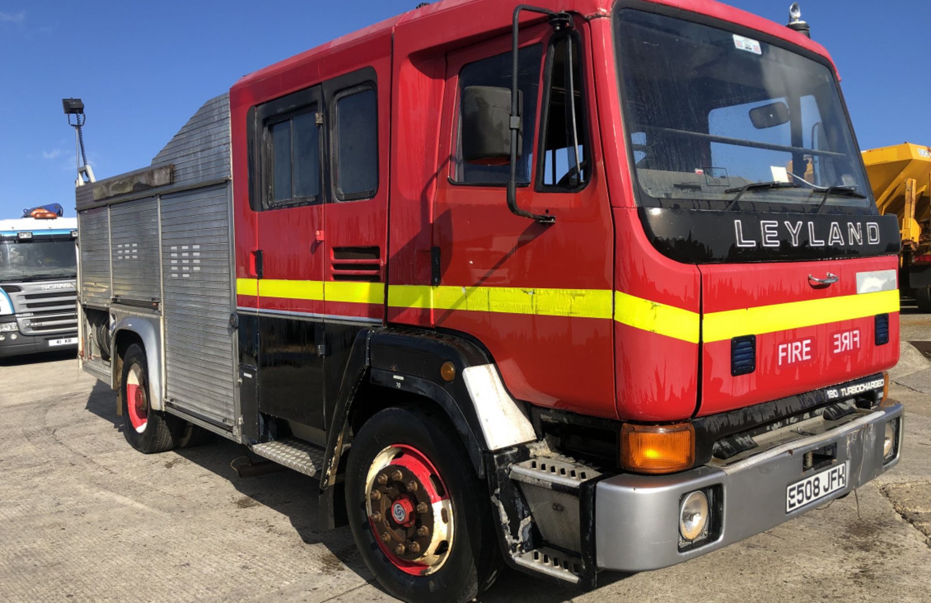 LEYLAND FRIEGHTER 1718 FIRE TENDER TRUCK - Image 11 of 11
