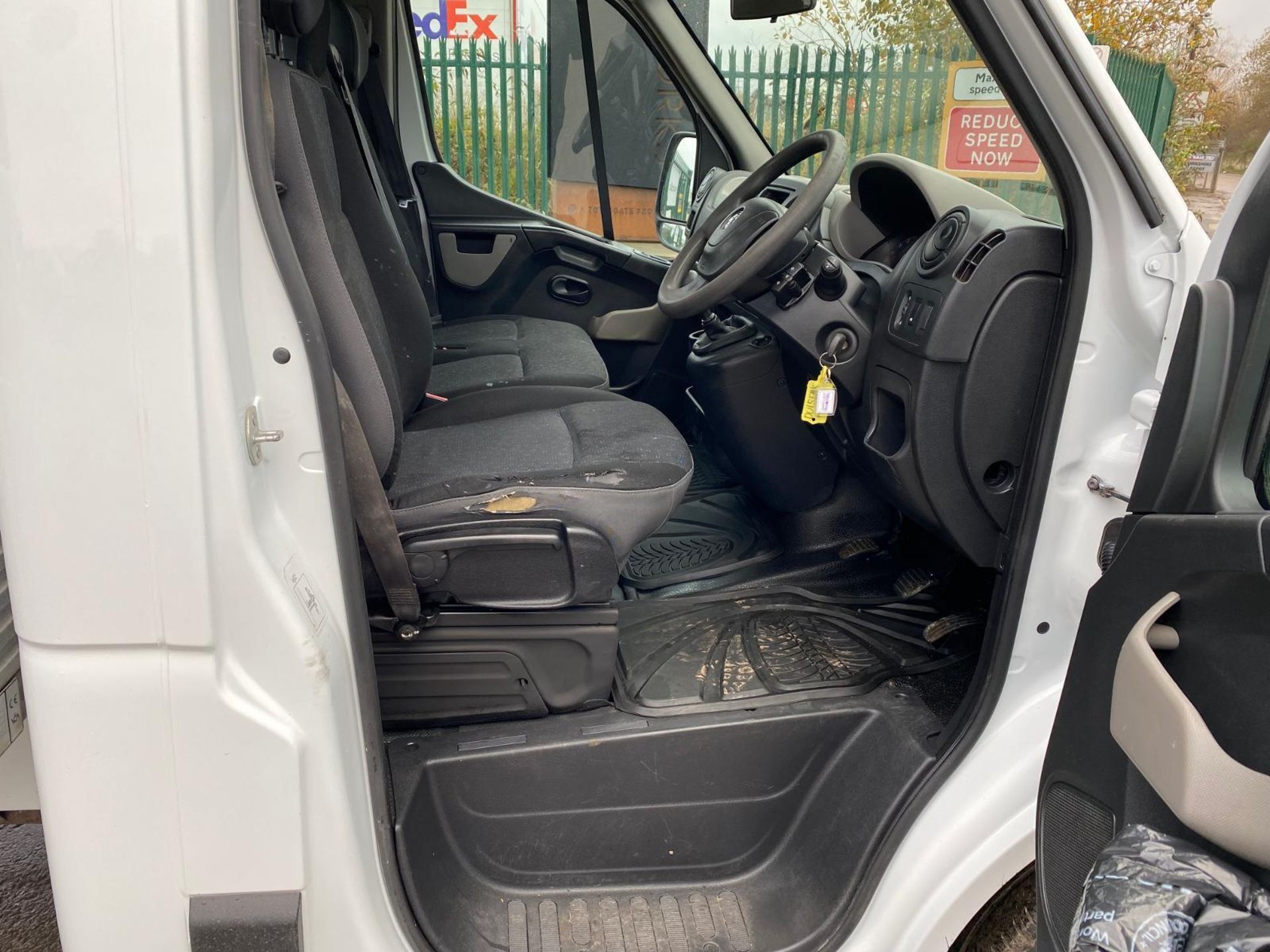 EFFORTLESS HAULING: 2015 VAUXHALL MOVANO 2.3 DROPSIDE, 73K MILES - Image 5 of 13