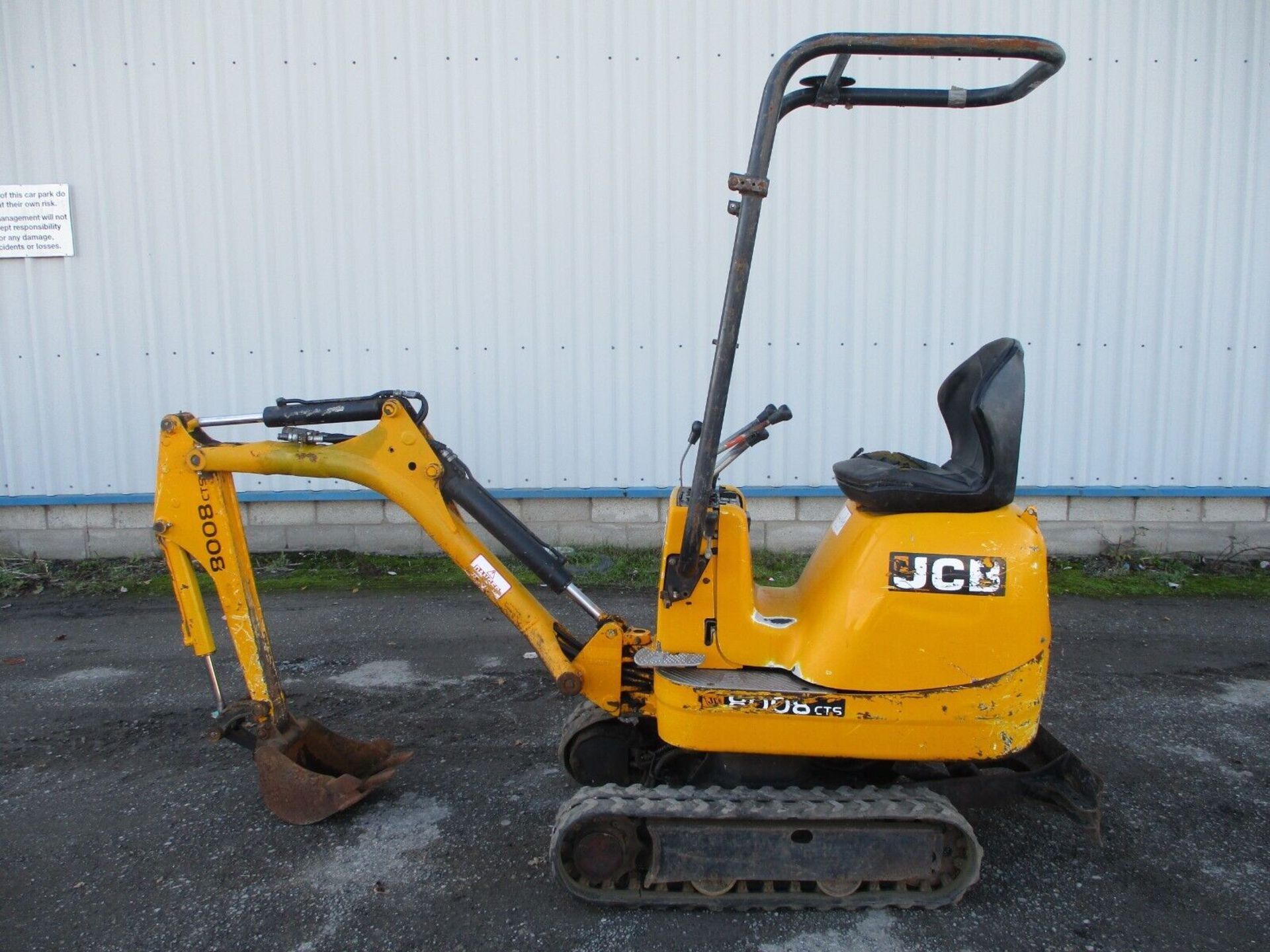 JCB 8008: MIGHTY MINI DIGGER FROM 2010, COMPACT POWER UNLEASHED - Image 7 of 14
